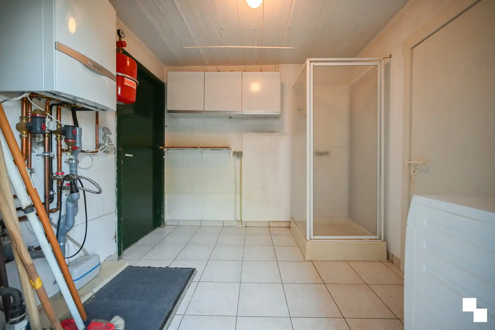 Eengezinswoning met garage gelegen in doodlopende straat te Lendelede foto 17