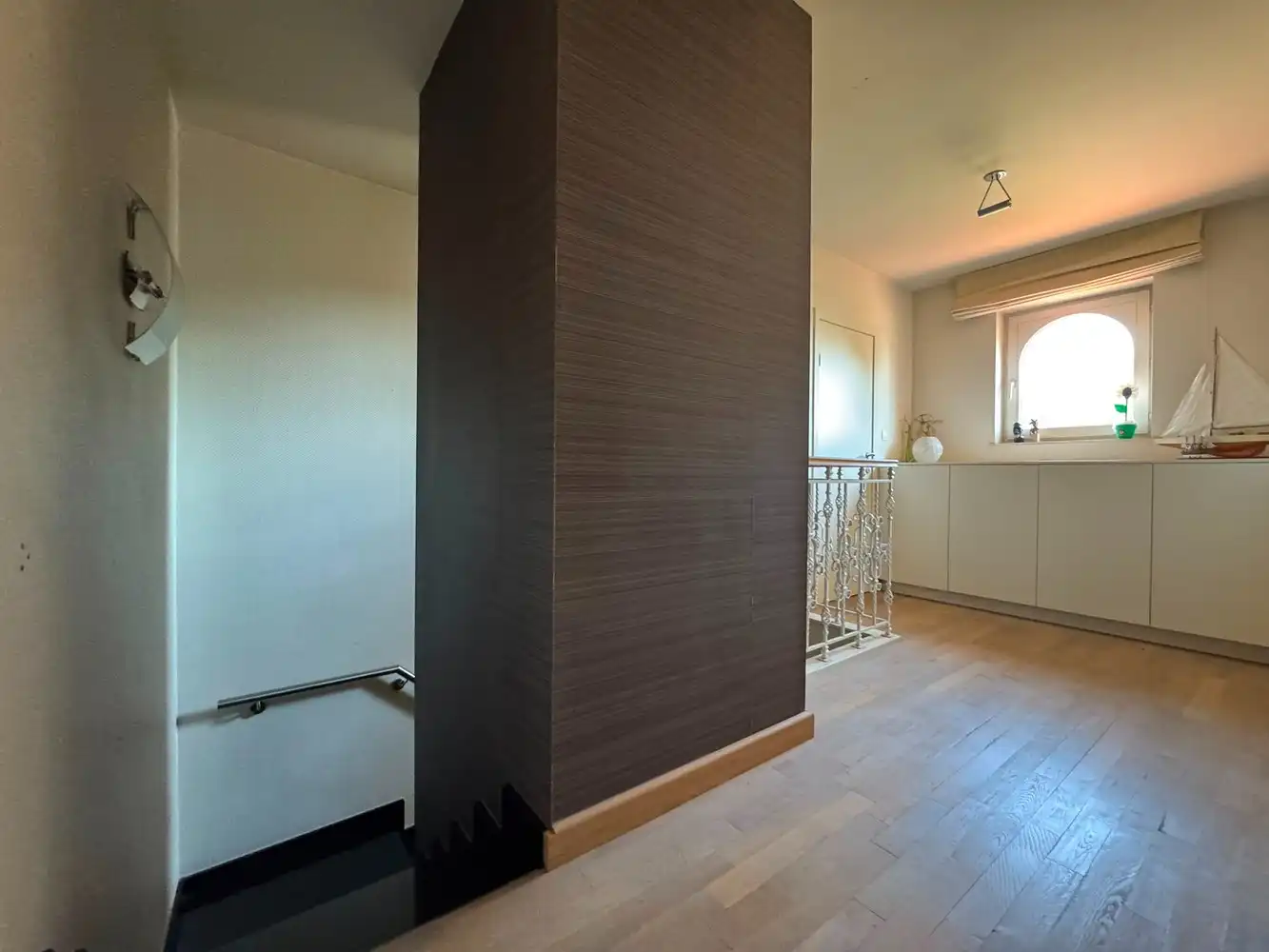 Villa met zwembad en bijgebouw foto 21