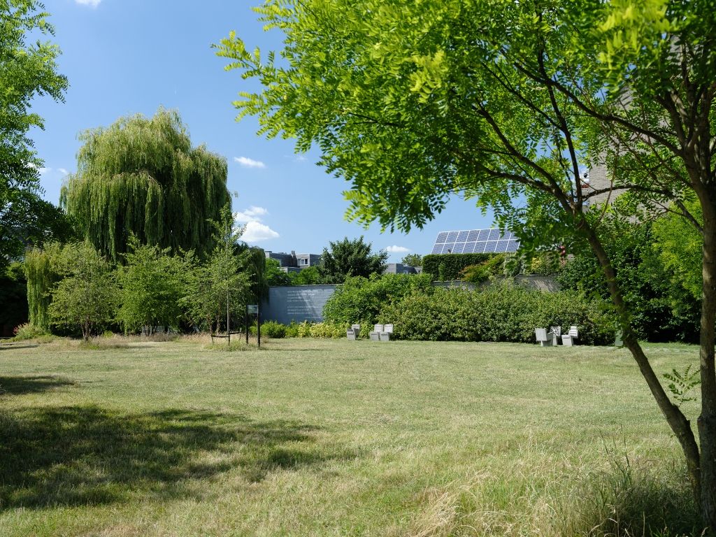 Instapklaar appartement met uniek waterzicht en zonnig terras foto 15