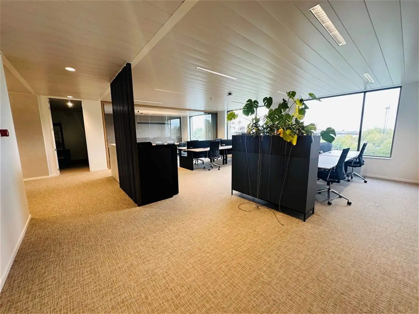 High-End afgewerkt en ingericht kantoor in Kortrijk Business Park  foto 10