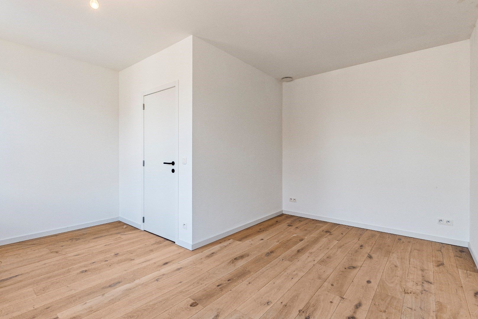 Prachtig gerenoveerde 4-slpk woning in het centrum van Stabroek! foto 9