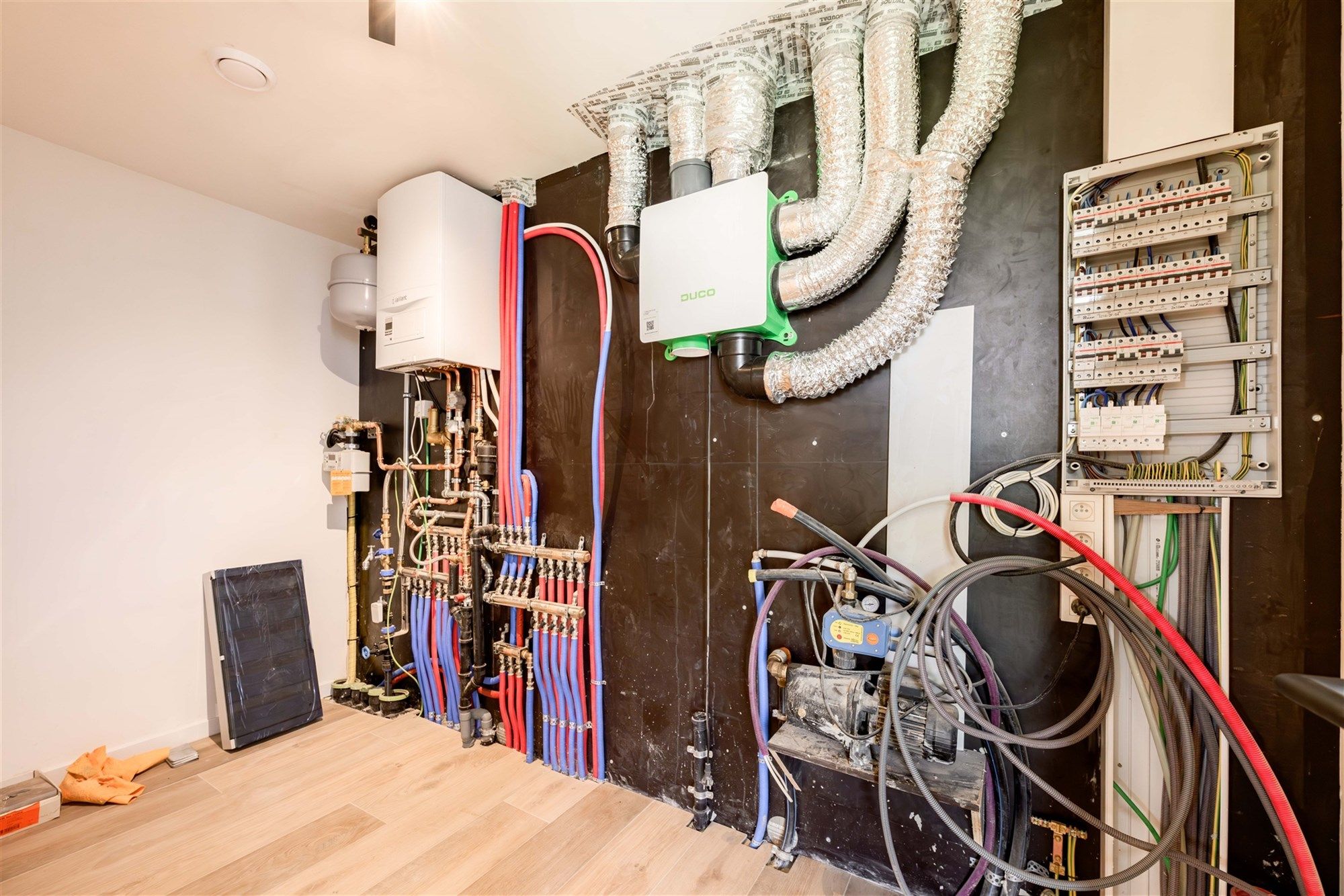 Vrijstaande woning met 3 slaapkamers, garage en tuin foto 12
