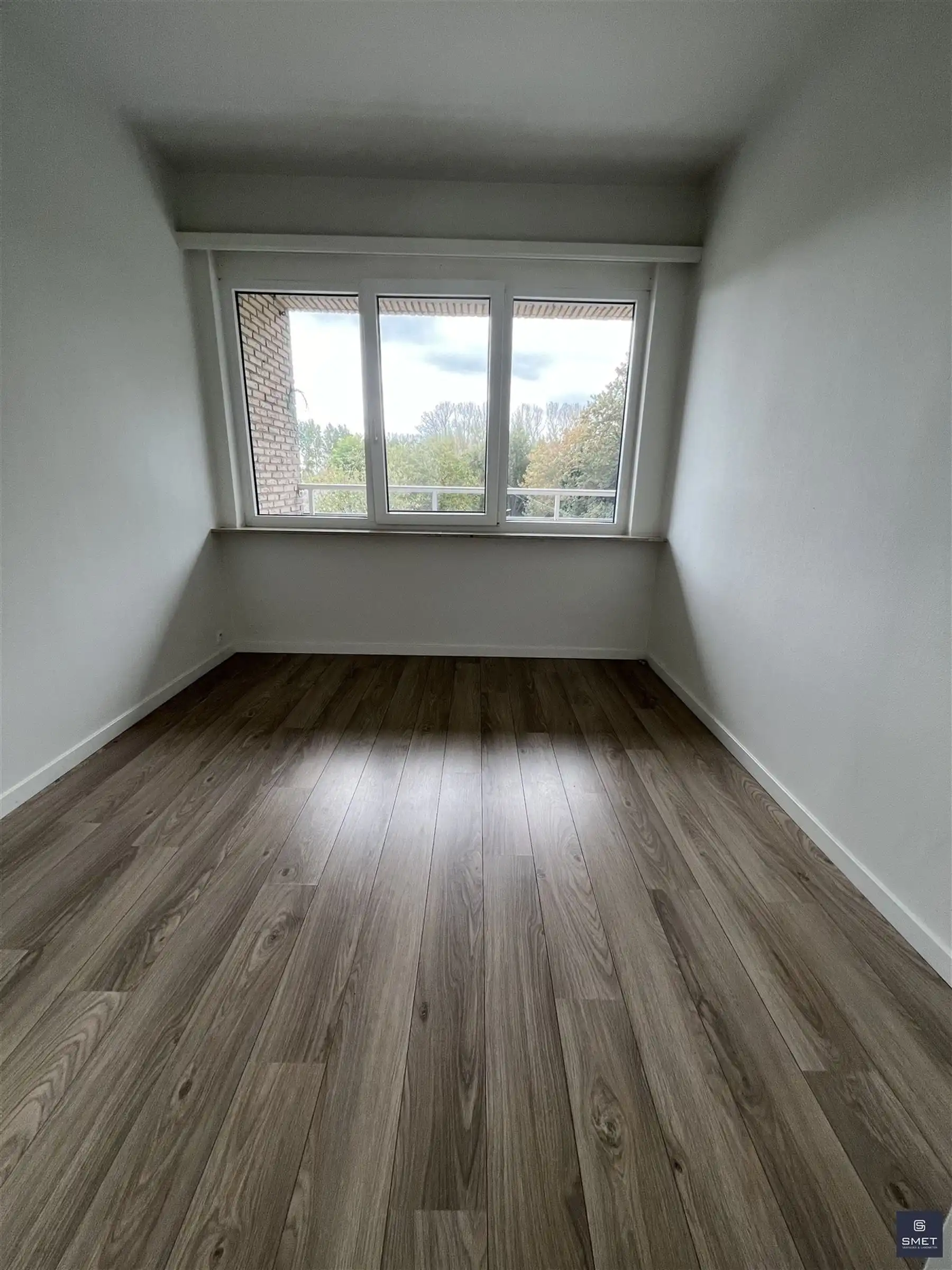 Gerenoveerd appt met 2 slpks, terras en garage foto 16