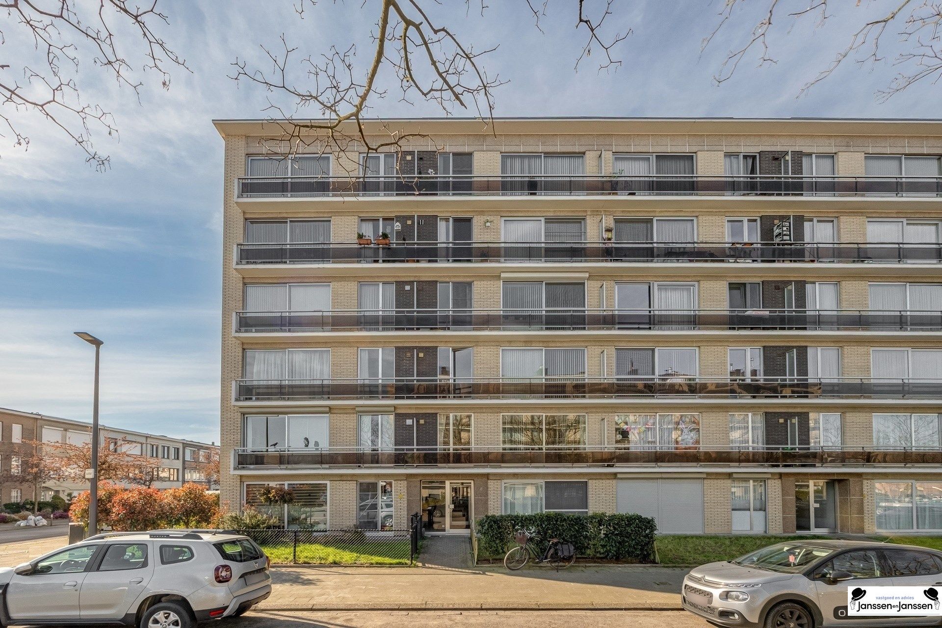 Te koop: Licht en ruim appartement in Merksem! foto 4