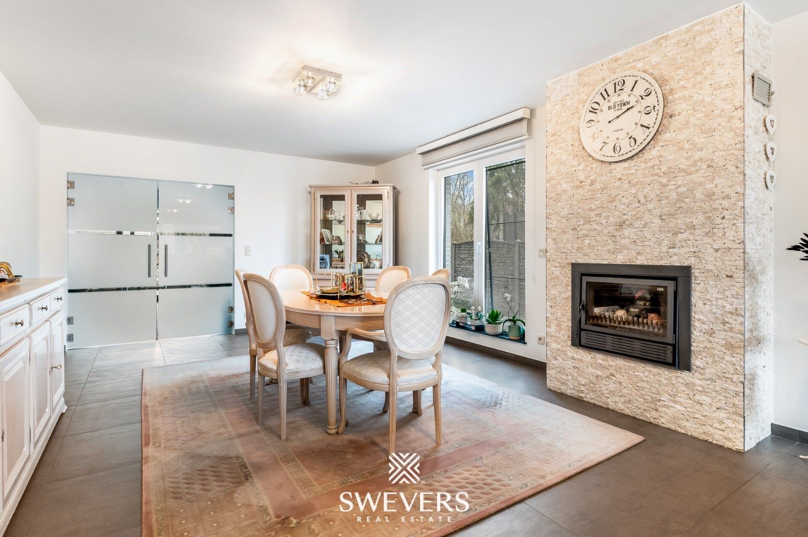 Zeer ruime, instapklare woning met 5 slaapkamers en 3 badkamers in Heusden-Zolder foto 6