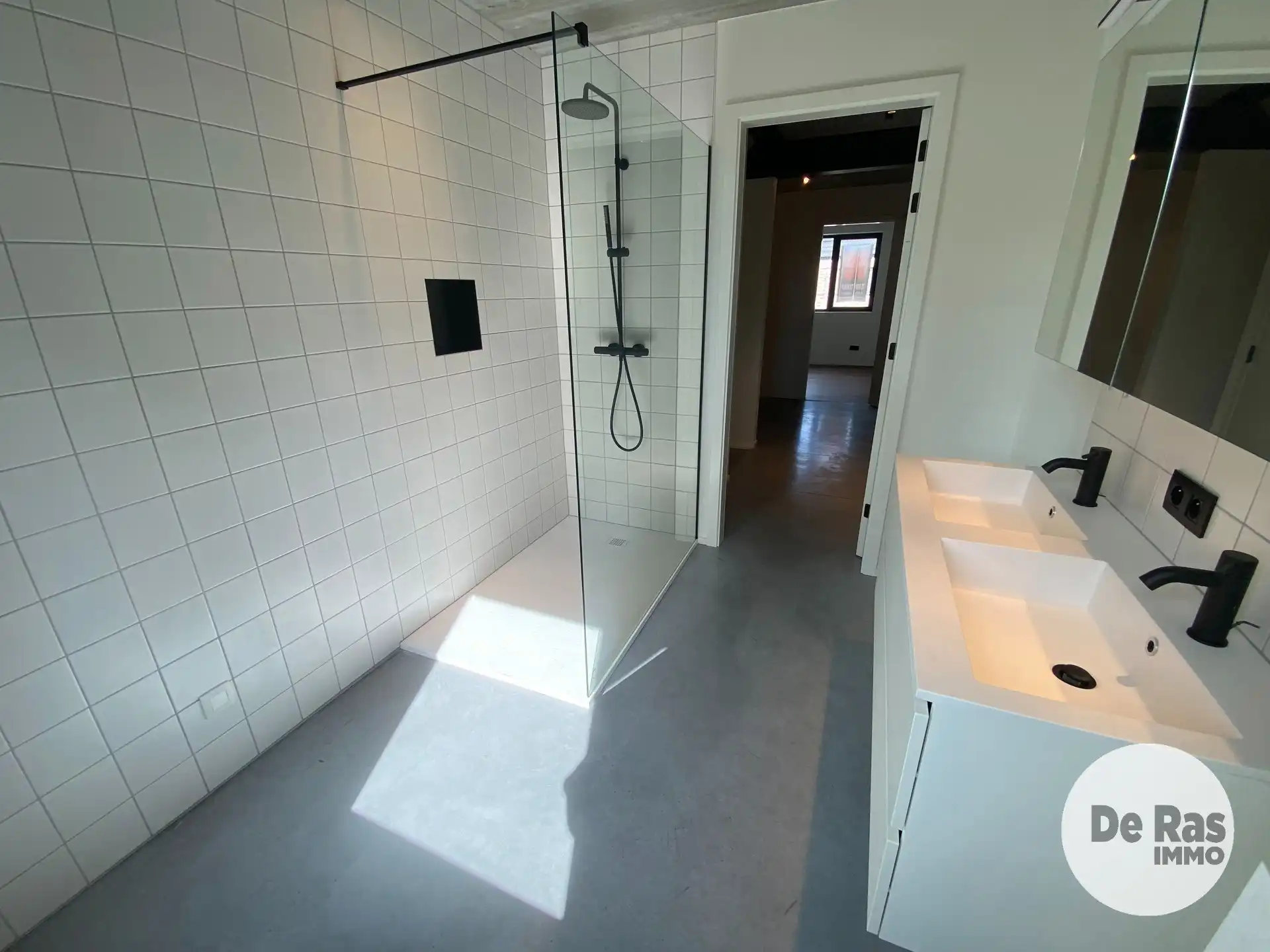 VLIERZELE - Nieuwbouwwoning in moderne betonarchitectuur foto 19
