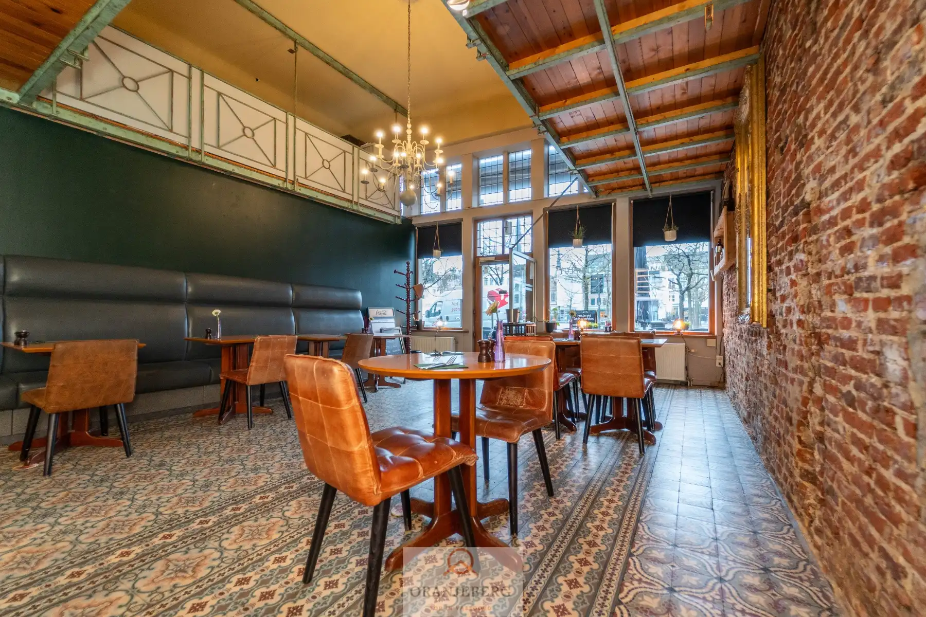 Handelspand in historisch gebouw aan de Vrijdagmarkt foto 24