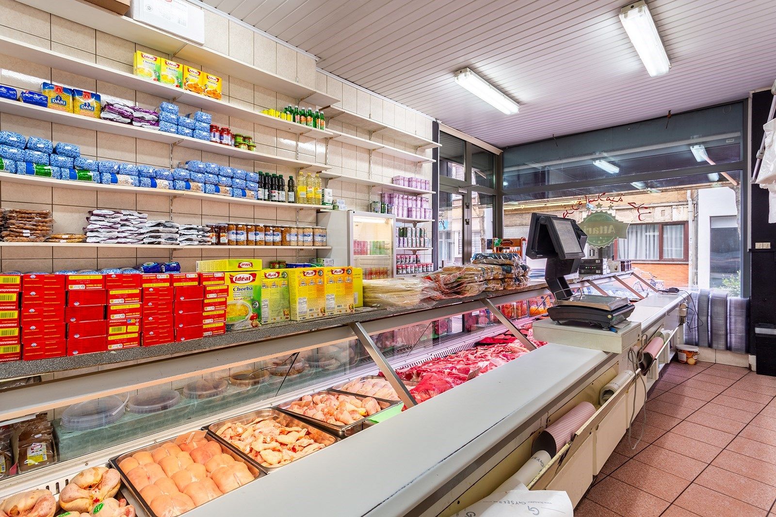 Opbrengsteigendom met commerciële ligging foto 2