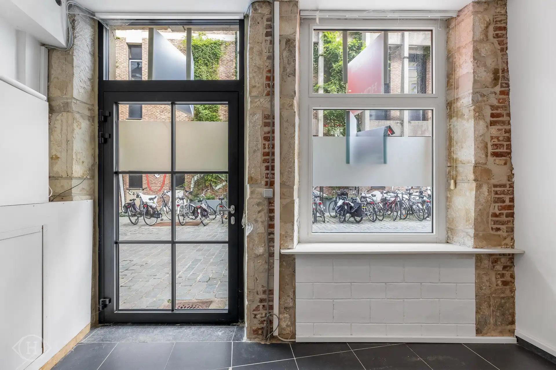 Professionele gelijkvloerse ruimte met diverse mogelijkheden foto 2