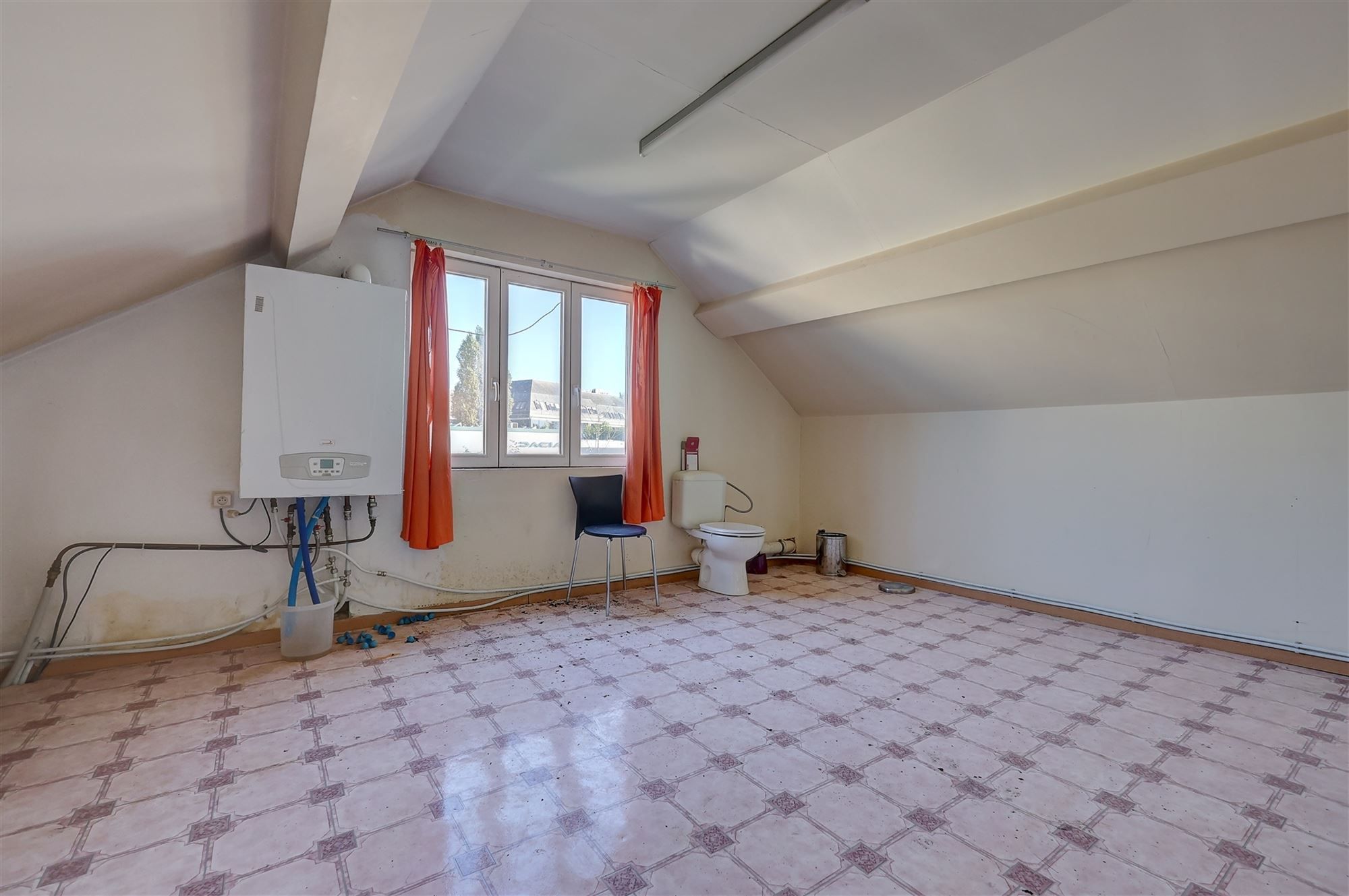 Handelsgelijkvloers op uitstekende ligging in Wilrijk te huur foto 15