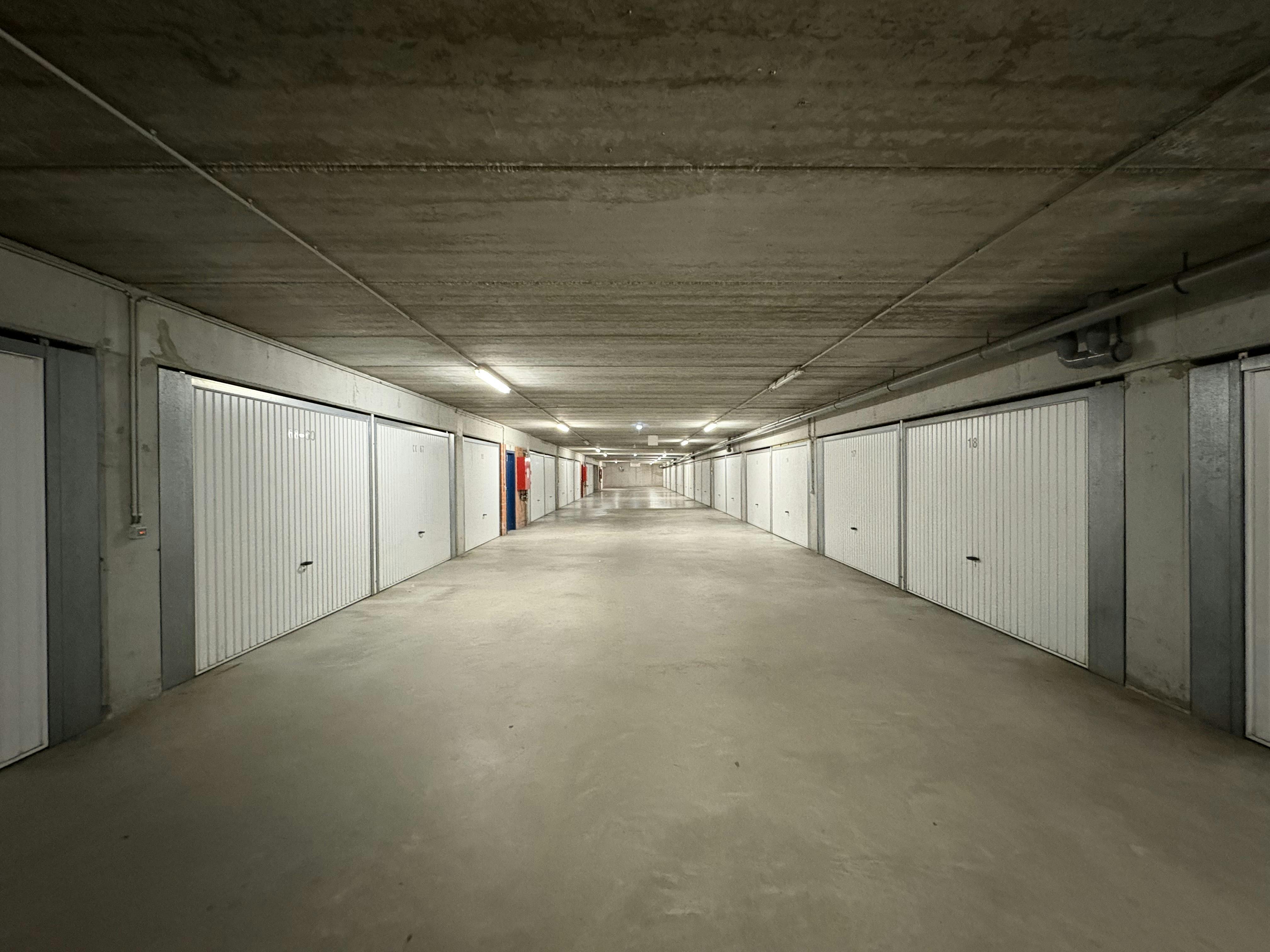 Garagebox te koop in de Residentie Duinenveld, Franslaan 152 foto 2