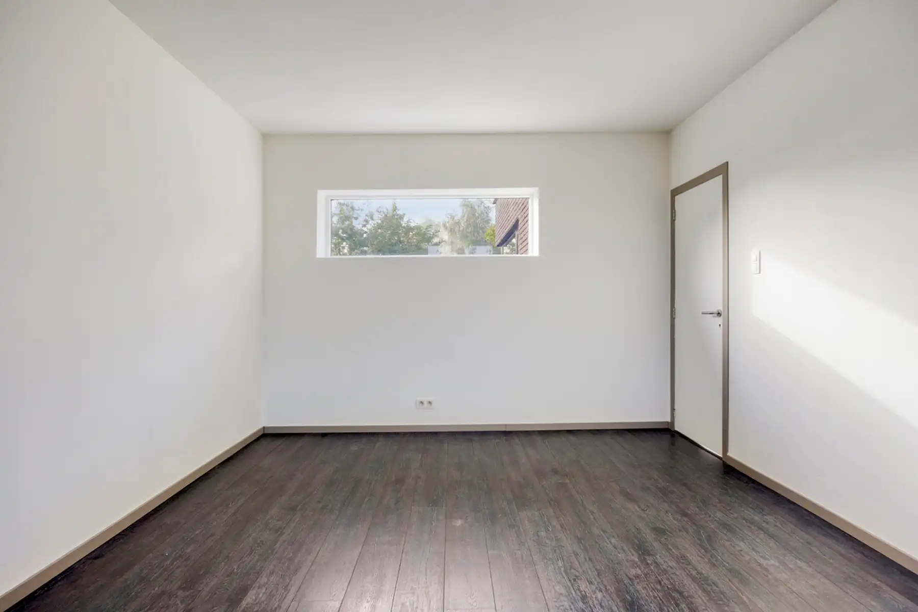 Energetisch gerenoveerde woning met tuin uitgevend op Liedekerkebos foto 14