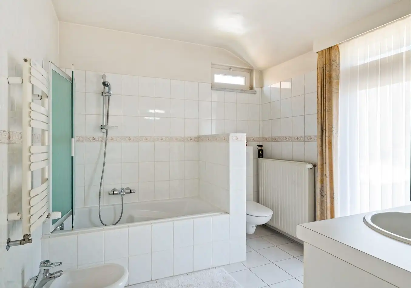 IN OPTIE !! Lichtrijke en instapklare HOB met ruimte om verder te groeien? Ontdek deze oerdegelijke lichtrijke woning tussen Vriesdonk en het centrum van Brasschaat ! foto 17