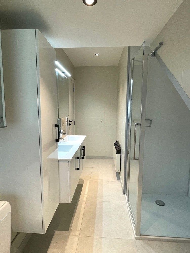Gerenoveerd 2-kamerduplexappartement met overdekte autostaanplaats foto 13