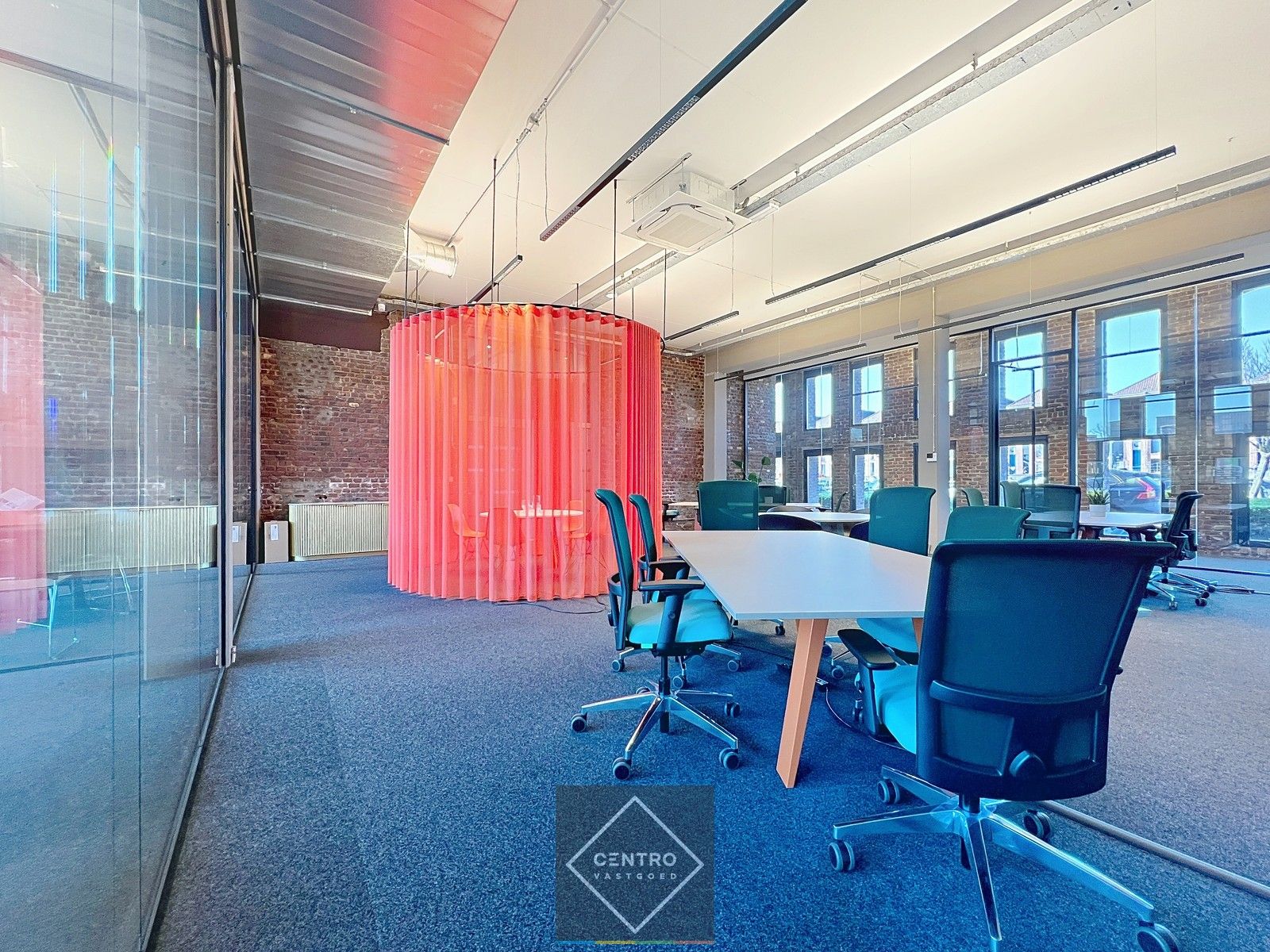 Instapklare KANTOORRUIMTE (357,50 m²) - ALL-IN formule (huur, verbruik, randaccomodatie,...) te Kortrijk ! foto 7