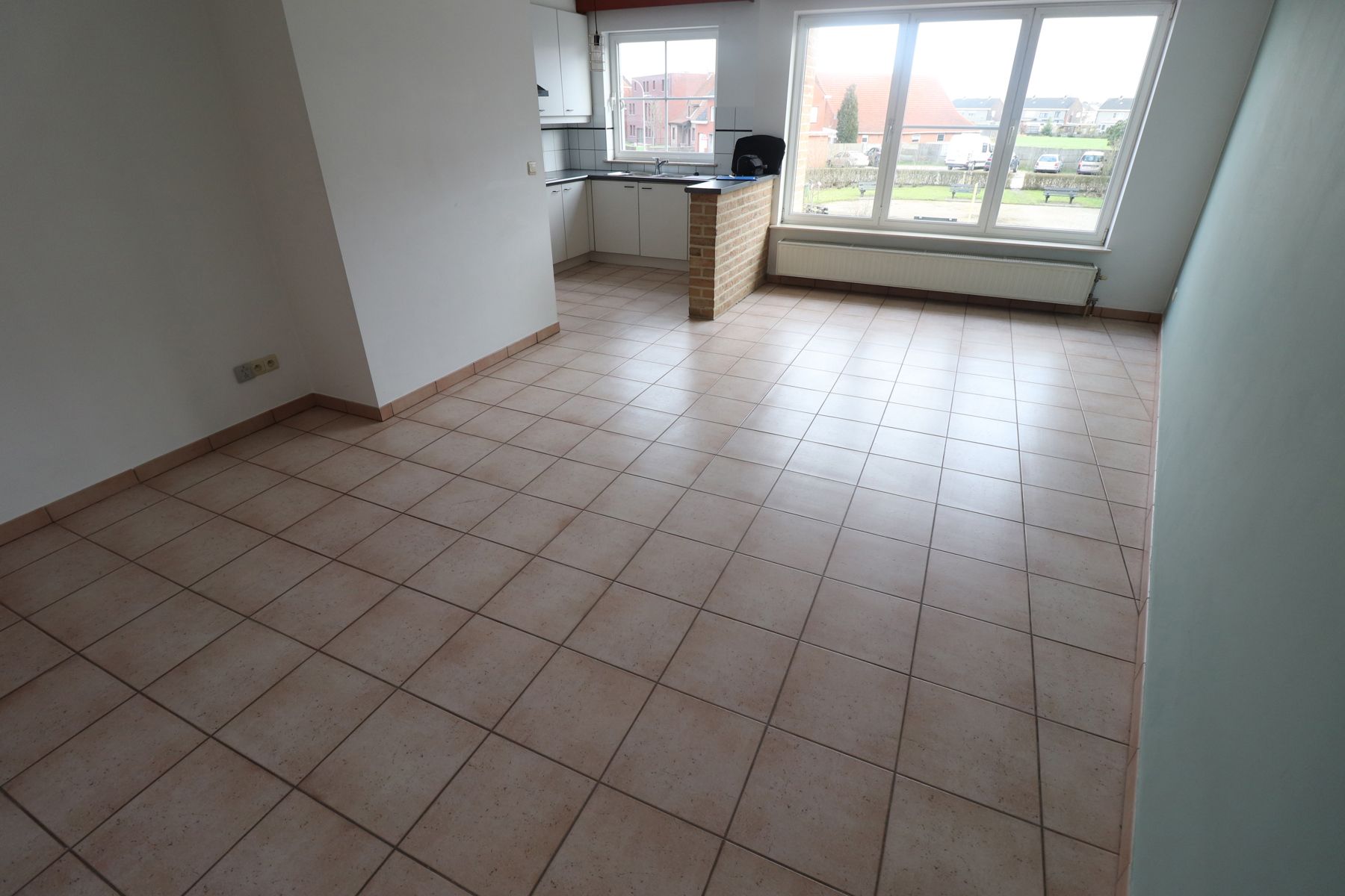 Een appartement op de 1ste verdieping met 2 slaapkamers, terras en garage. foto 3