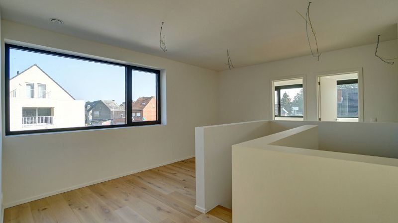 Instapklare duplex-woonst met aparte inkomhal en met privé tuintje met 2 terrassen foto 9