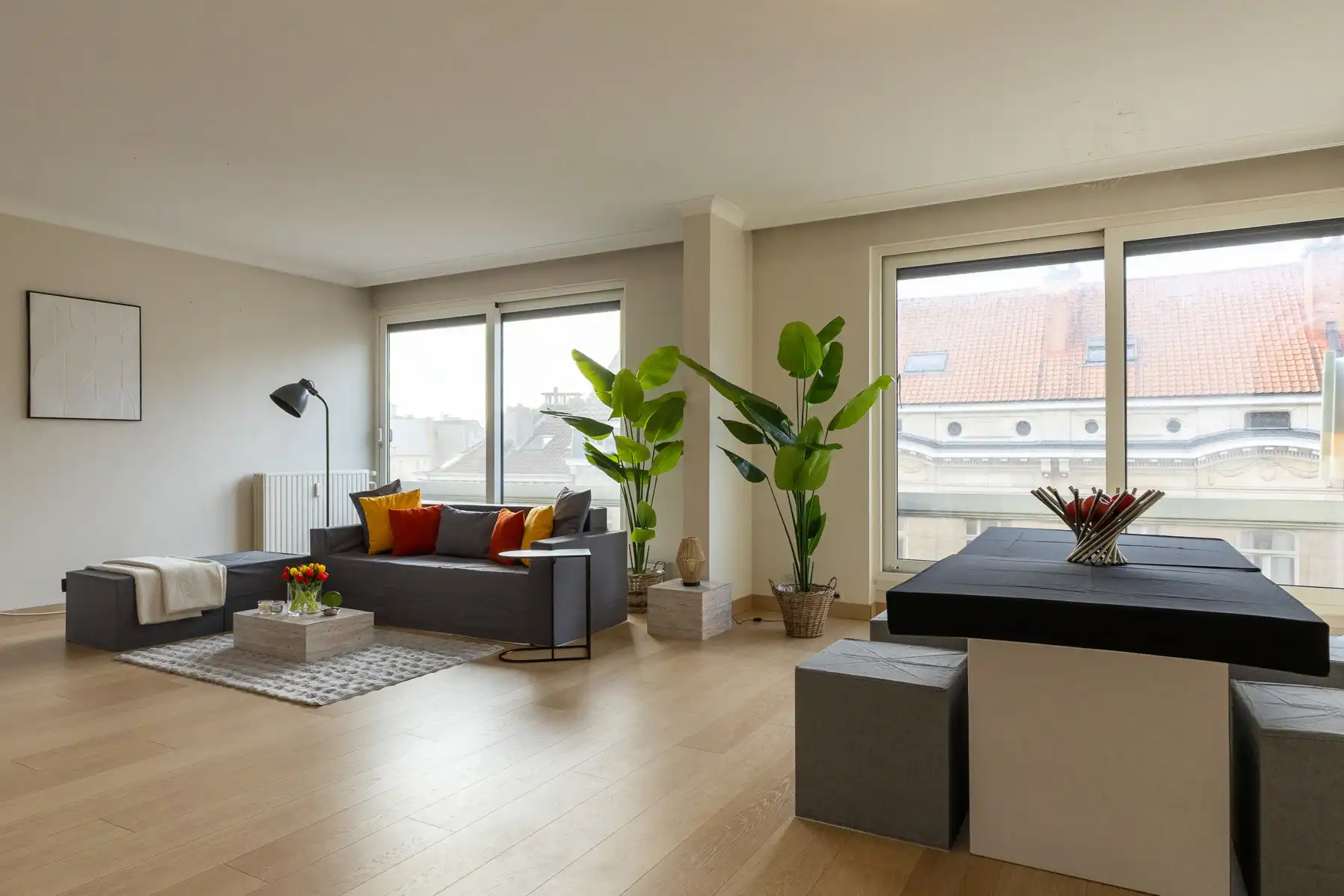 Ruim 2-slaapkamerappartement gelegen in hartje Antwerpen foto {{pictureIndex}}