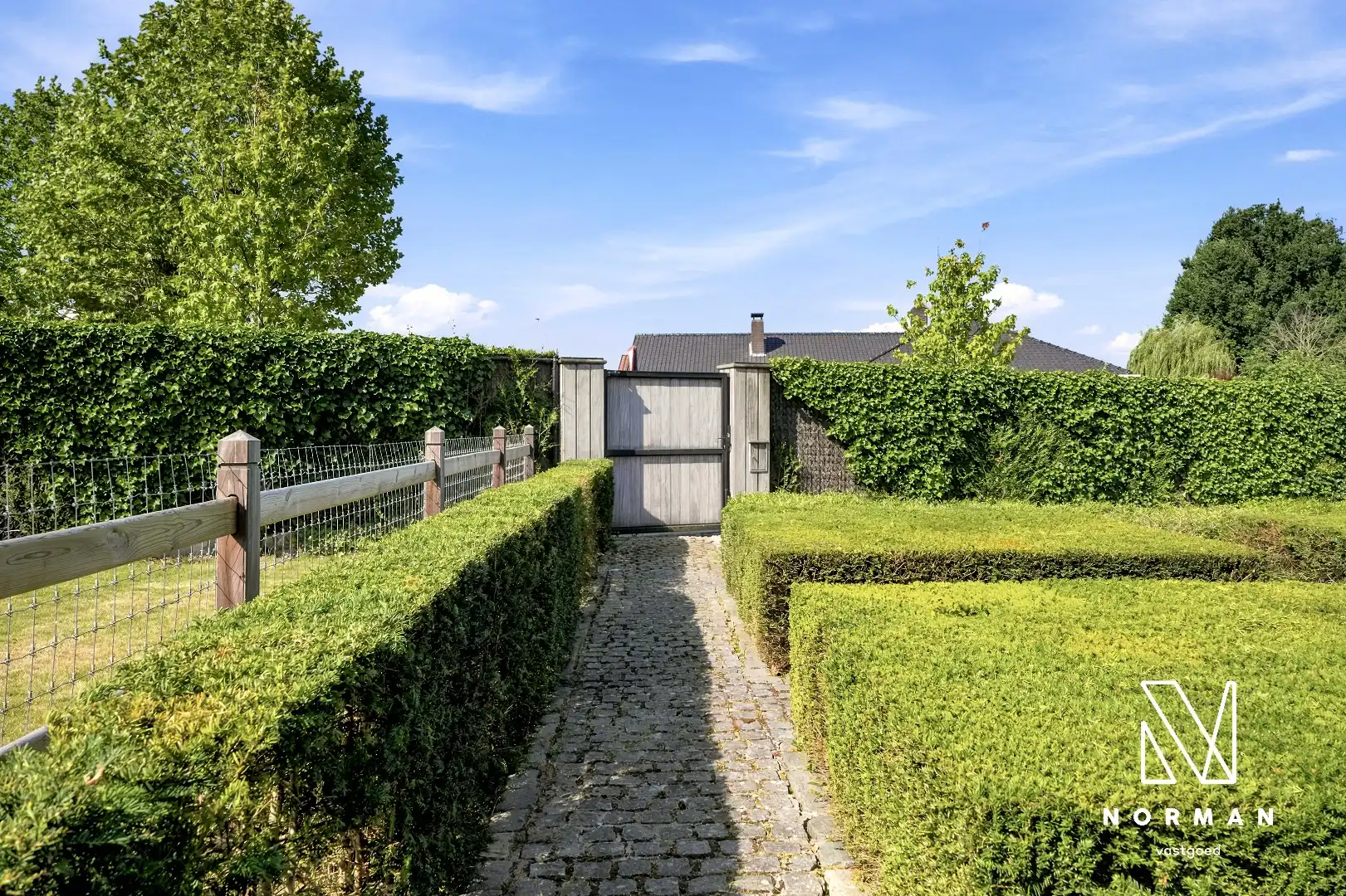 Villa met zwembad op een perceel van 1.598 m² foto 5
