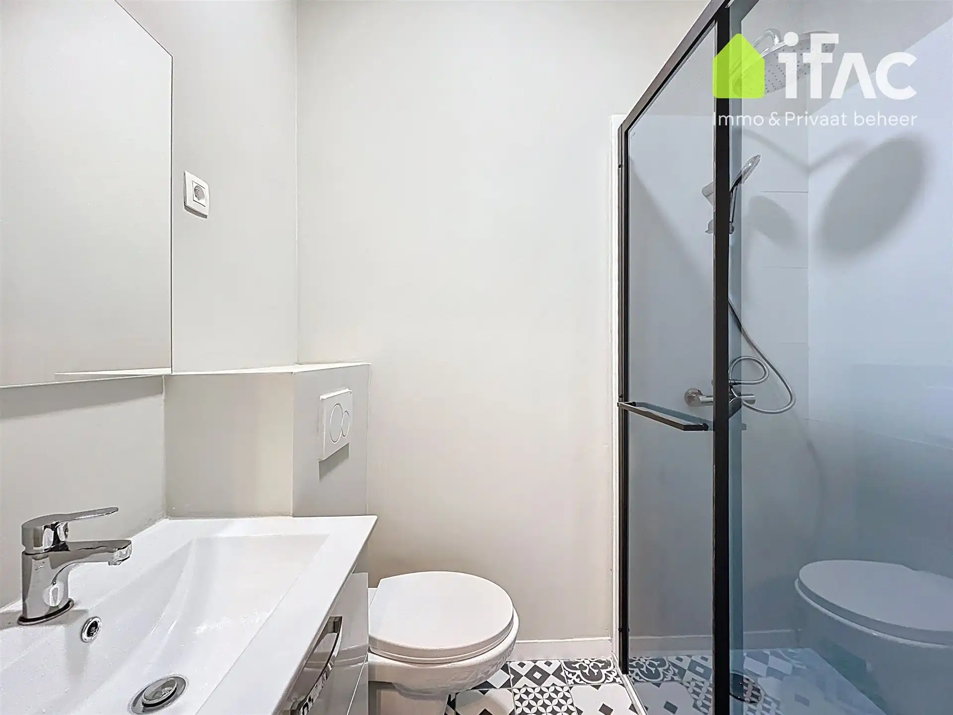 Volledig gerenoveerd appartement met terras foto 6