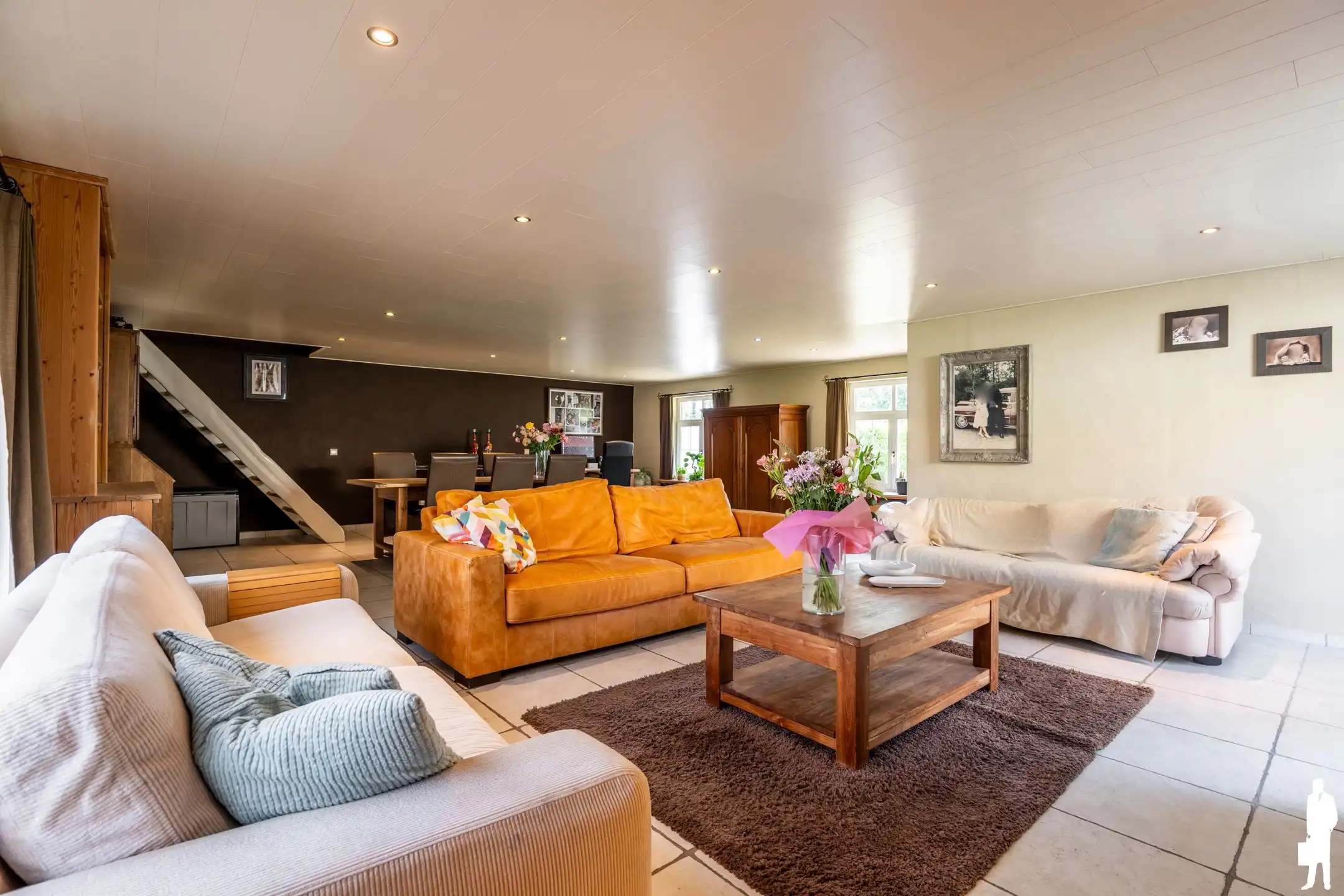 Vrijstaande villa met 4 slpk. gelegen op de dijk van kanaal  foto 6