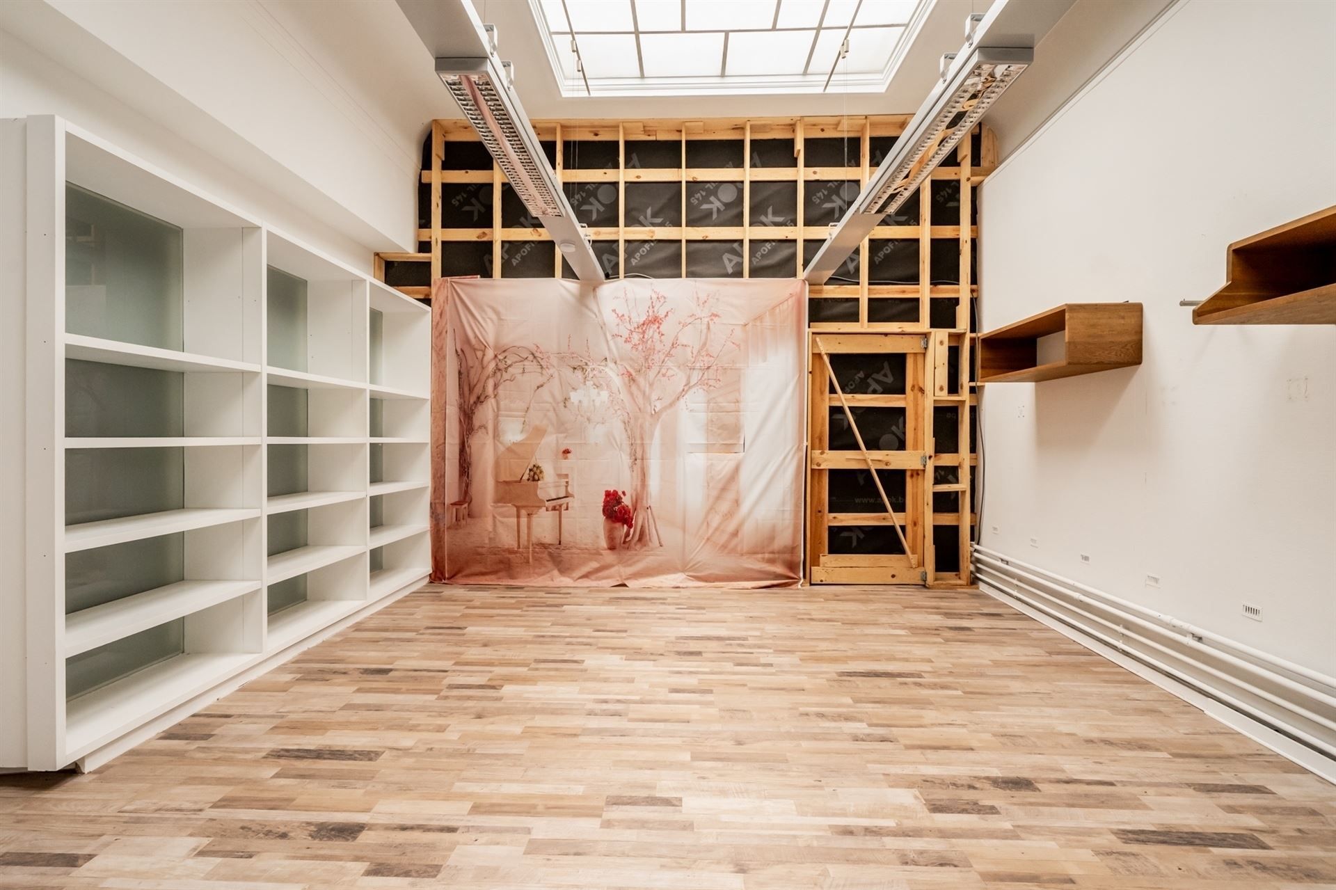 Commercieel gelijkvloers met ondergrondse parking en kelders  foto 10