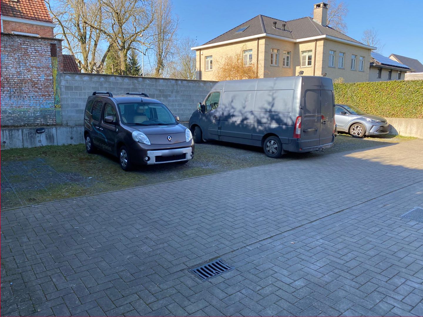 Parkeerplaatsen te koop te Hamme! foto 2