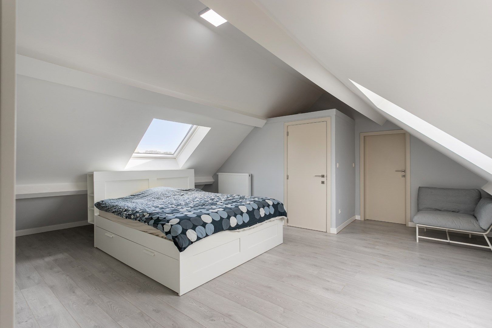 Instapklare woning te Dworp met 5 slkp., garage en tuin foto 19