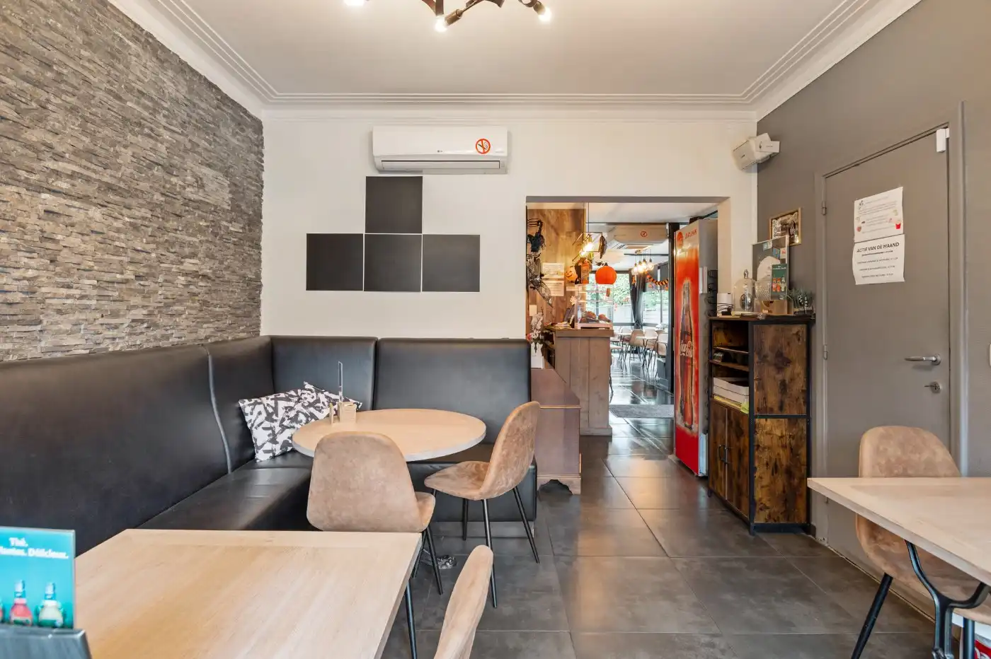 Centraal gelegen opbrengsteigendom met handelsgelijkvloers en app. op de 1e verd. foto 7