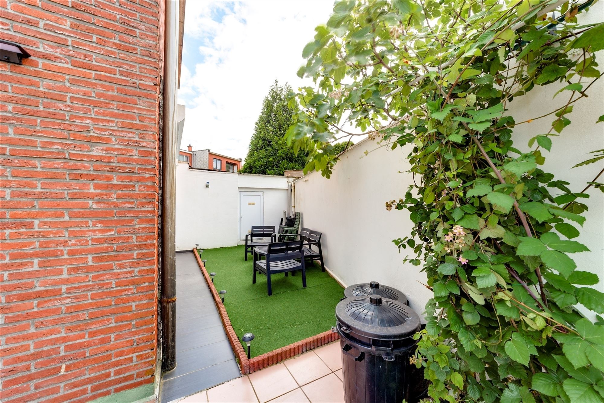 Huis te Hoboken met 4 slpk en 2 garages foto 27