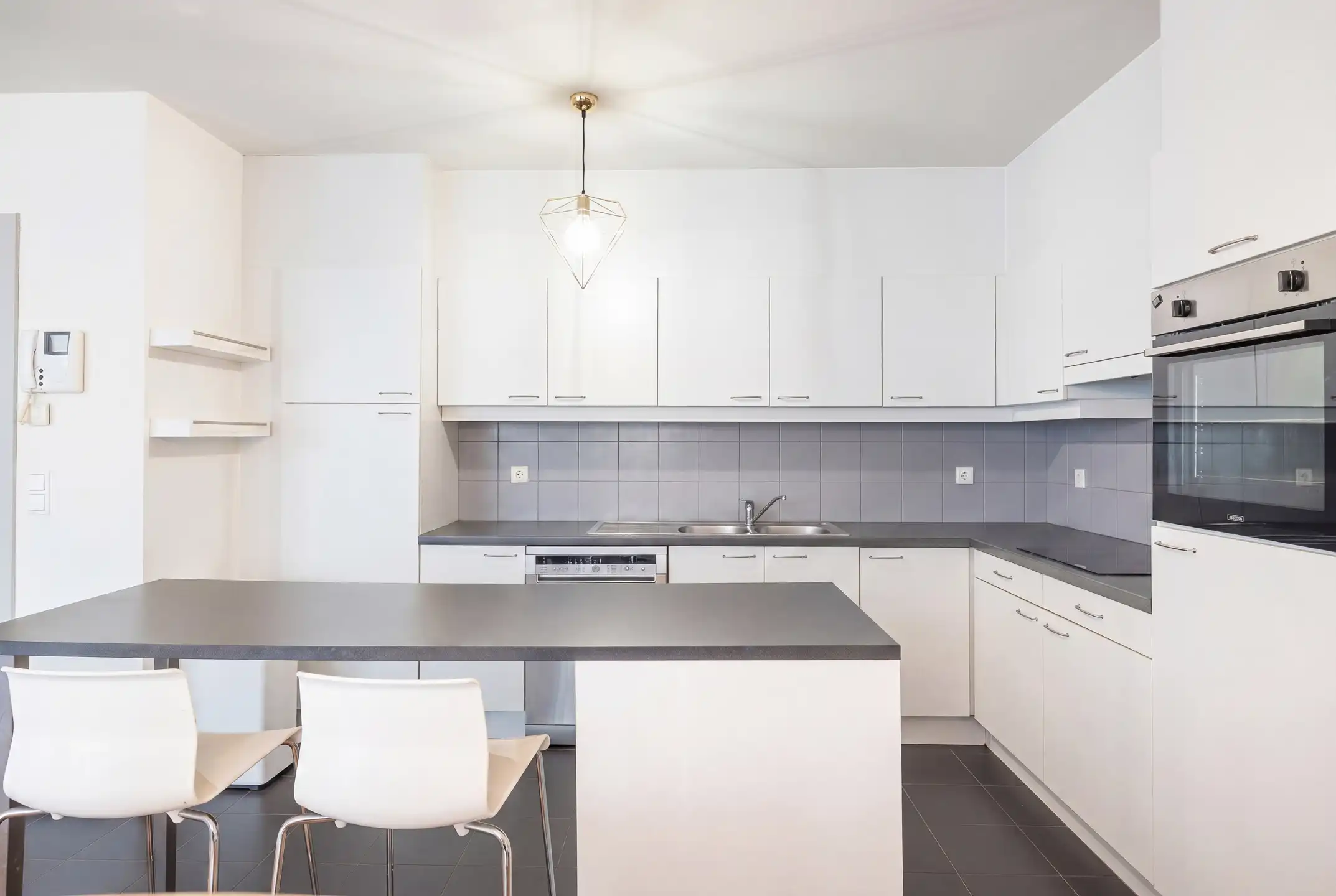Appartement met 2 slaapkamers + P foto 4