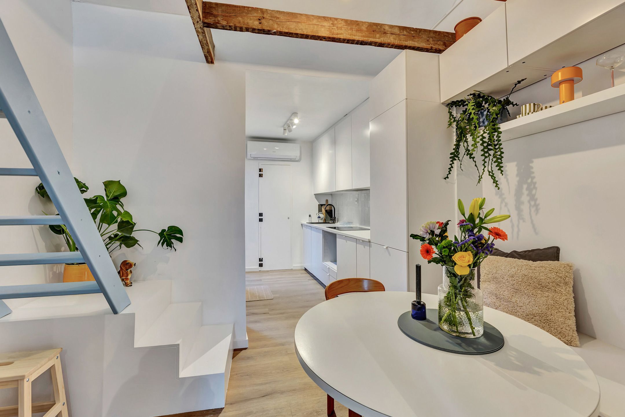 Centraal gelegen instapklare rijwoning foto 5