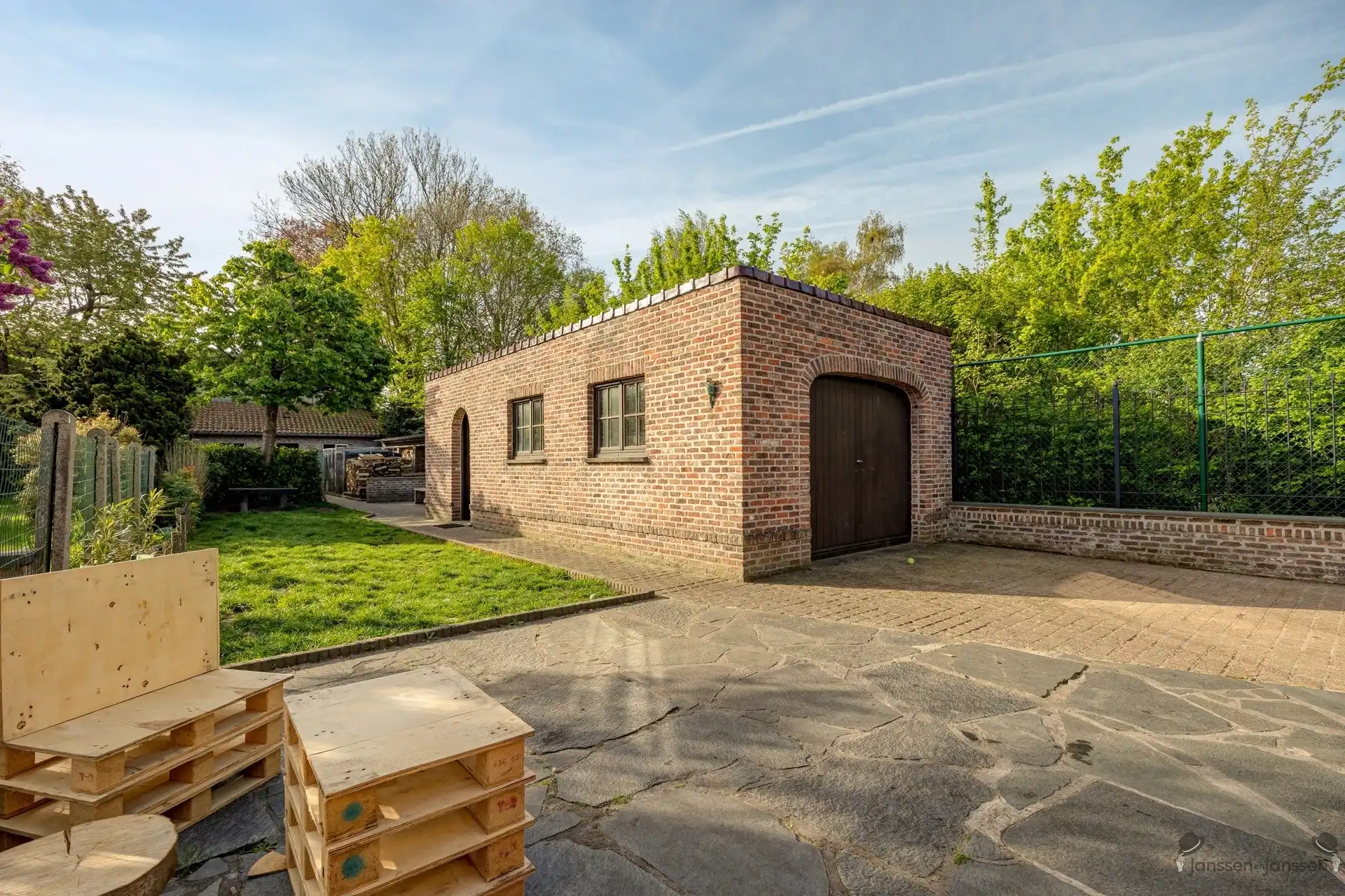 Ruime gezinswoning met 5 slaapkamers foto 19