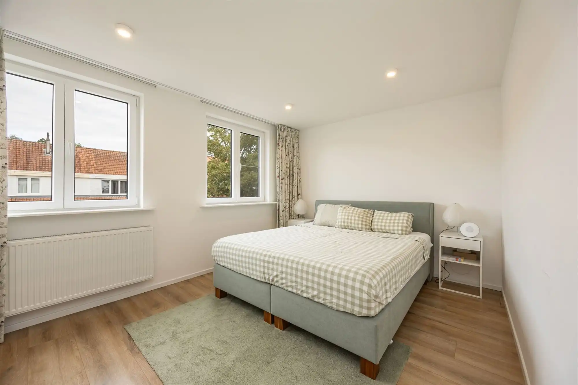 Instapklaar huis met drie slaapkamers en tuin  foto 11
