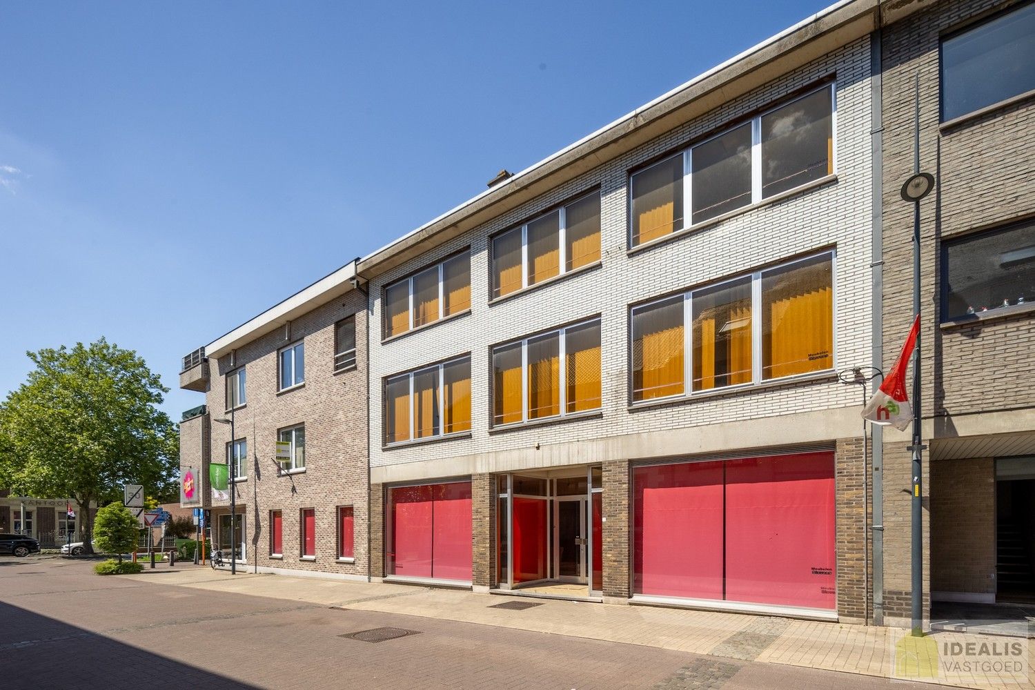 IDEALIS VASTGOED - OVERDRACHT AANDELEN PATRIMONIUMVENNOOTSCHAP MET IN HAAR ACTIEF MEERDERE ONROERENDE GOEDEREN GELEGEN TE STADSWAAG 3, STADSWAAG 5, STAD 1, STAD 3, GROENSTRAAT 5 EN POSTHOORNSTRAAT 26, ALLEN IN HET CENTRUM VAN HAMONT (HAMONT-ACHEL)! – Geschikt voor zij die zoeken naar een interessante investering met verschillende mogelijkheden waaronder een vernieuwbouw bestaande uit 10 appartementen. foto 6
