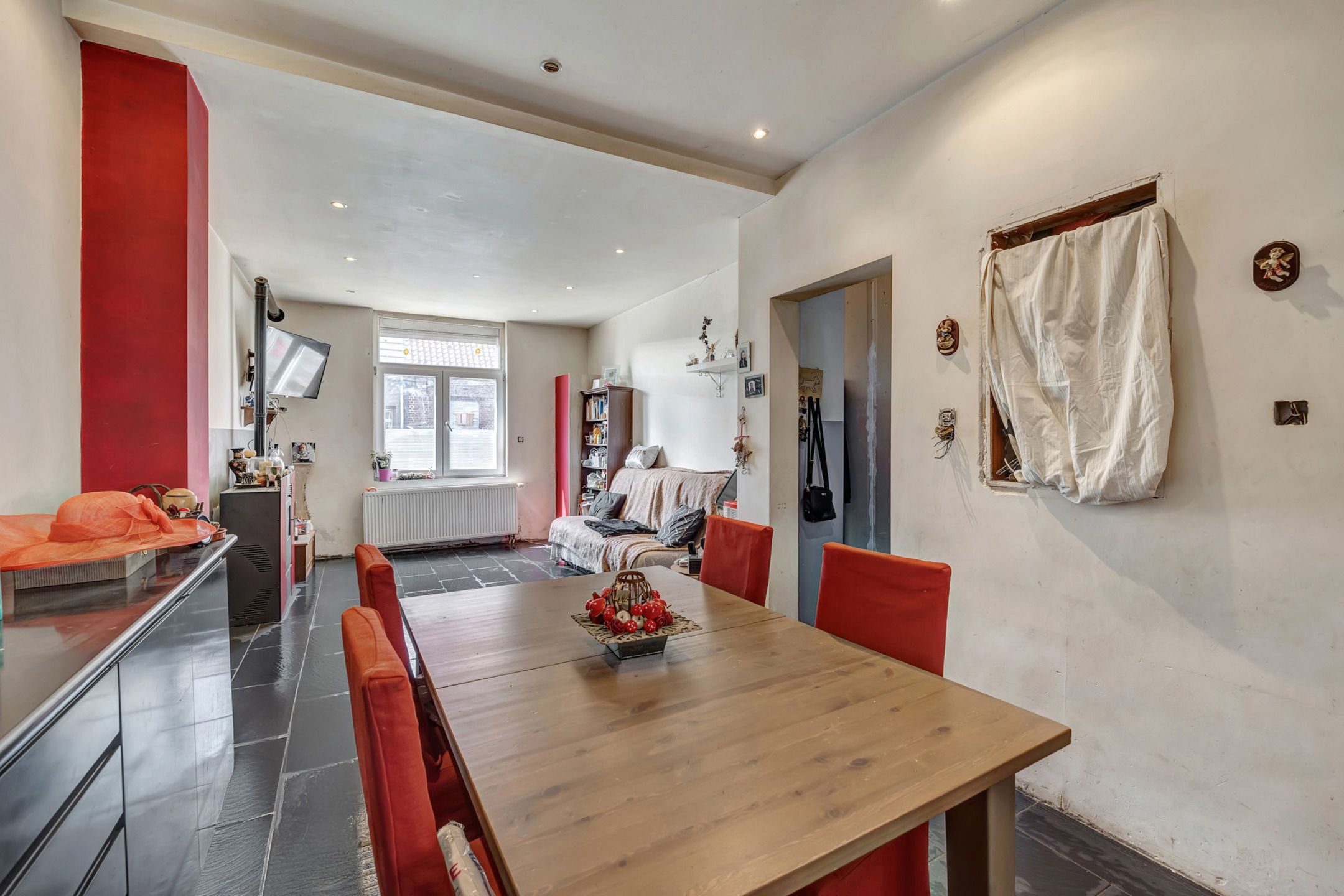 Te renoveren woning te koop in Lebbeke met garage foto 6