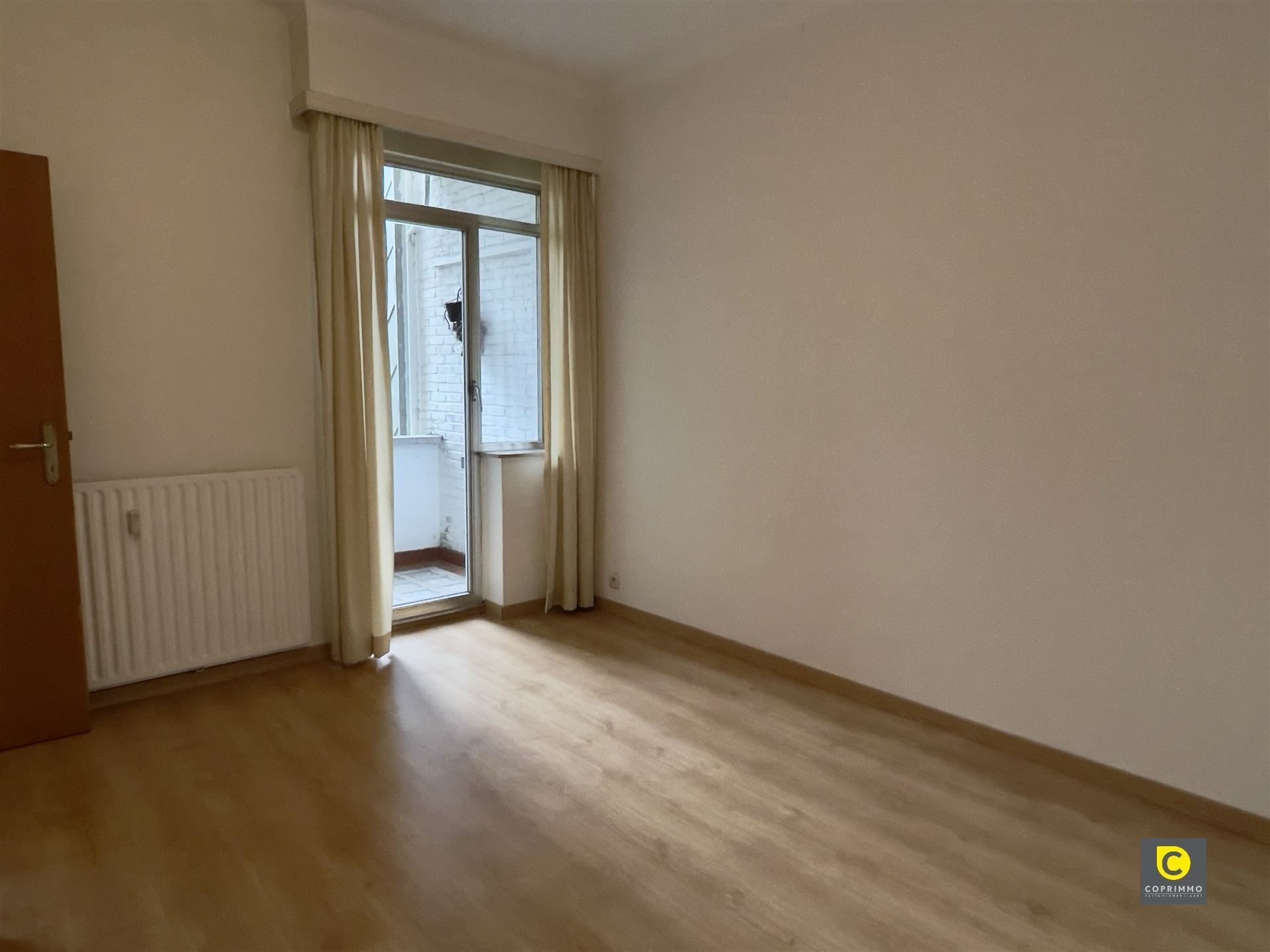 2-slaapkamerappartement met autostaanplaats foto 9