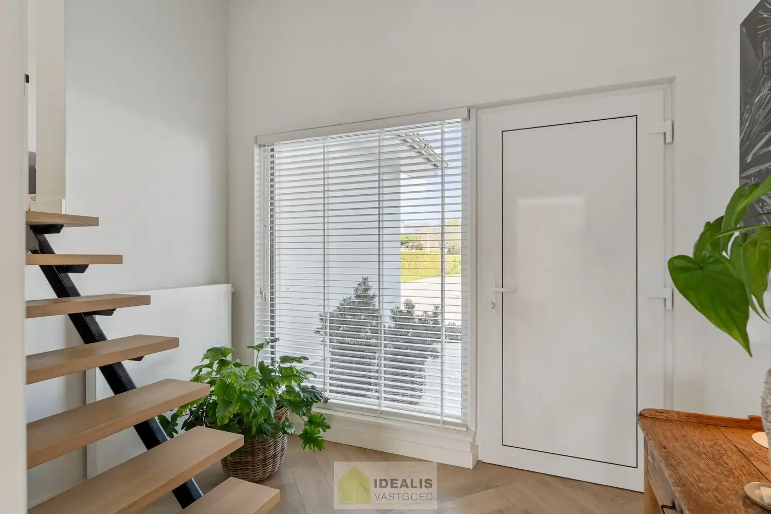 IDEALIS VASTGOED – Een prachtige instapklare woning in het fijne Hamont op een steenworp van de NL-grens! foto 23