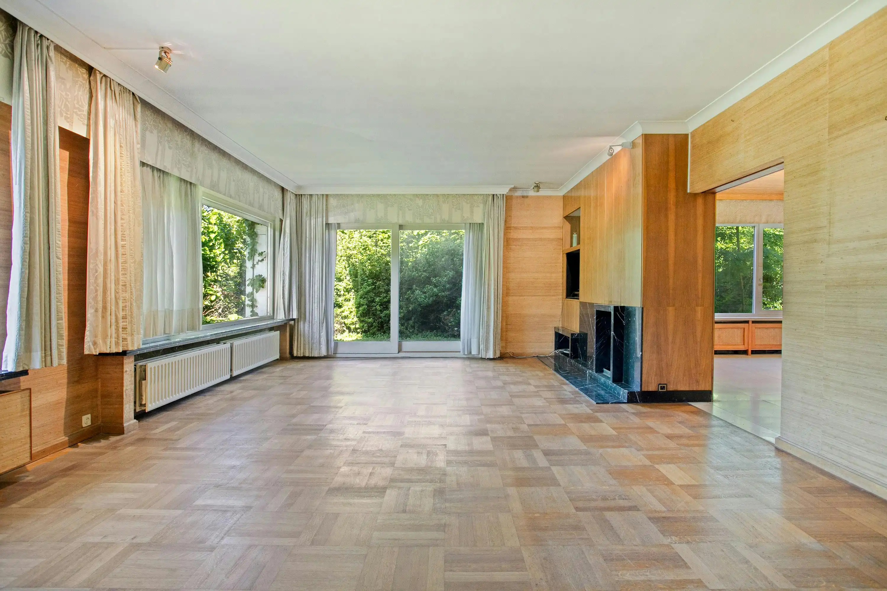 Exclusief renovatieproject: riante villa op toplocatie foto 8