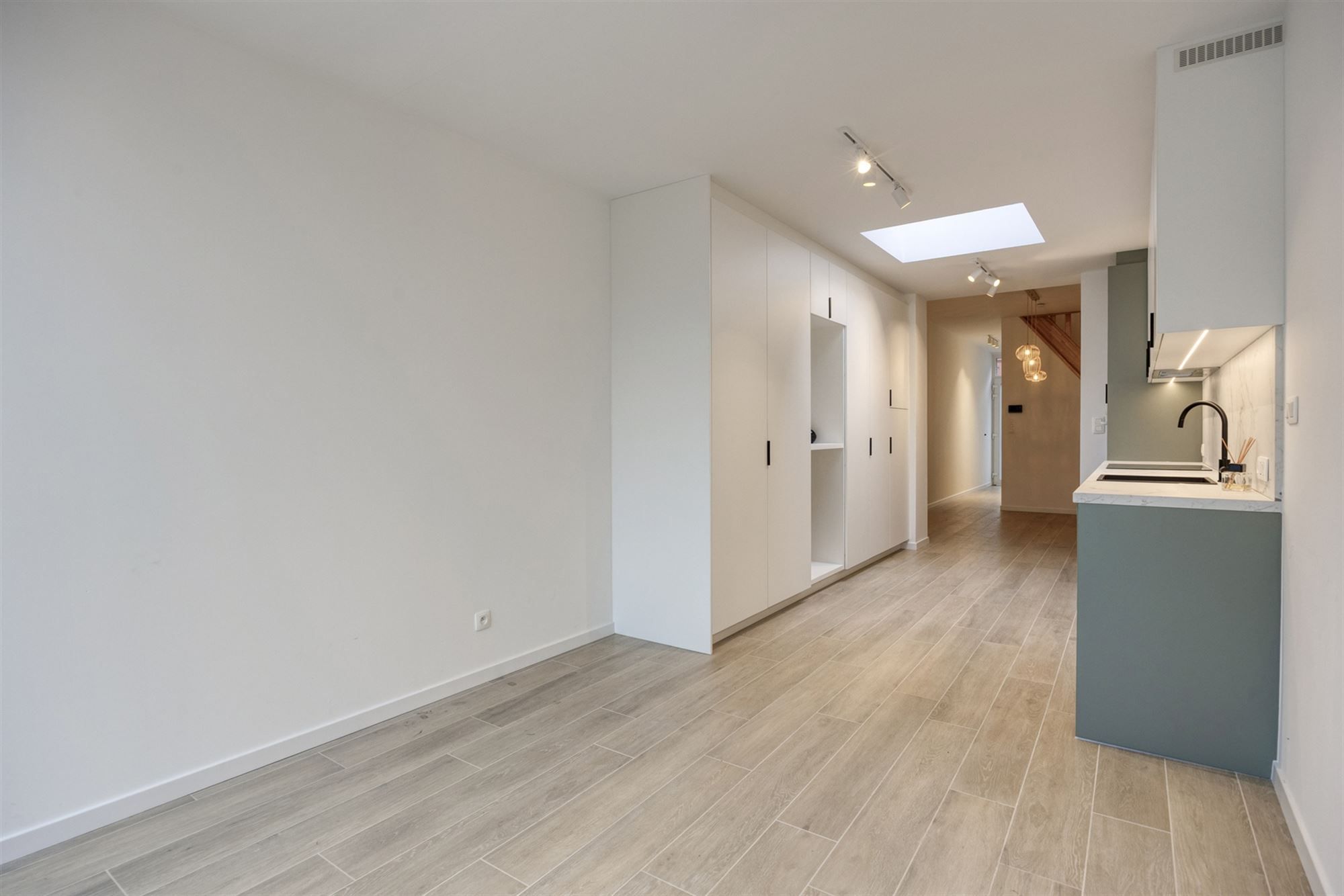 uniek gerenoveerde stadswoning met 4 slks en tuin foto 13