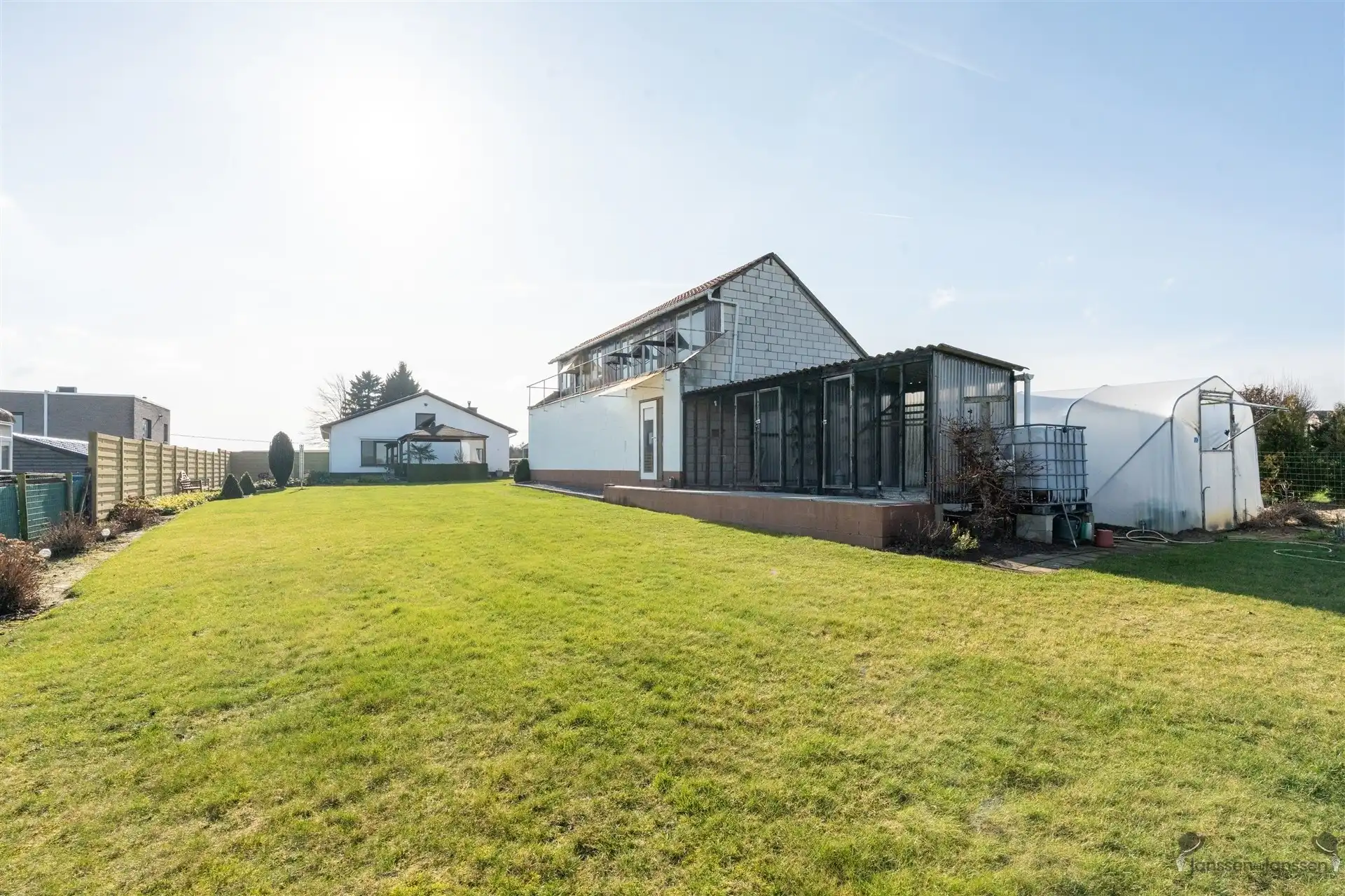 Rustig gelegen woning met prachtig uitzicht foto 19