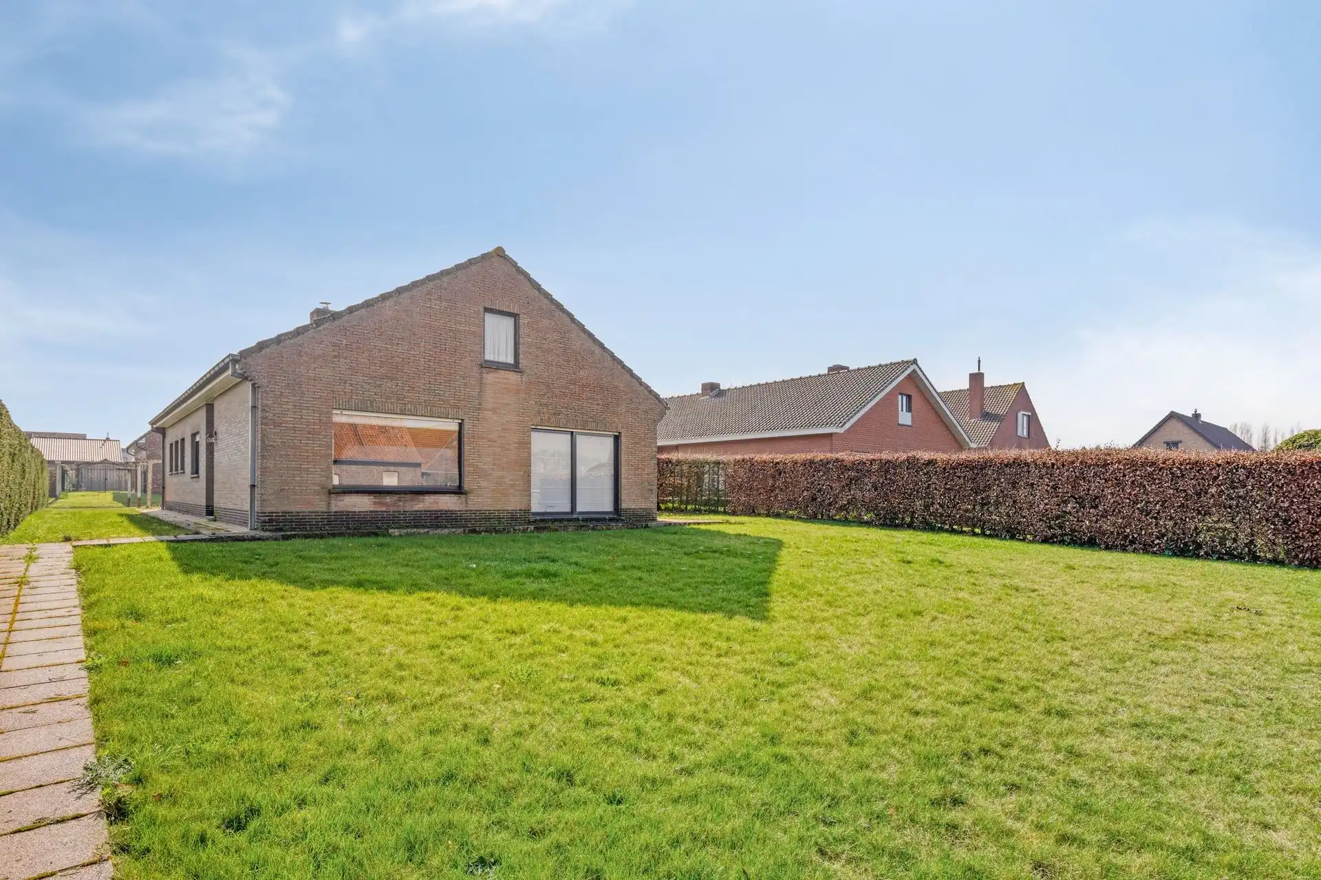 Vrijstaande woning, rustig gelegen,  met garage en tuin. foto 4