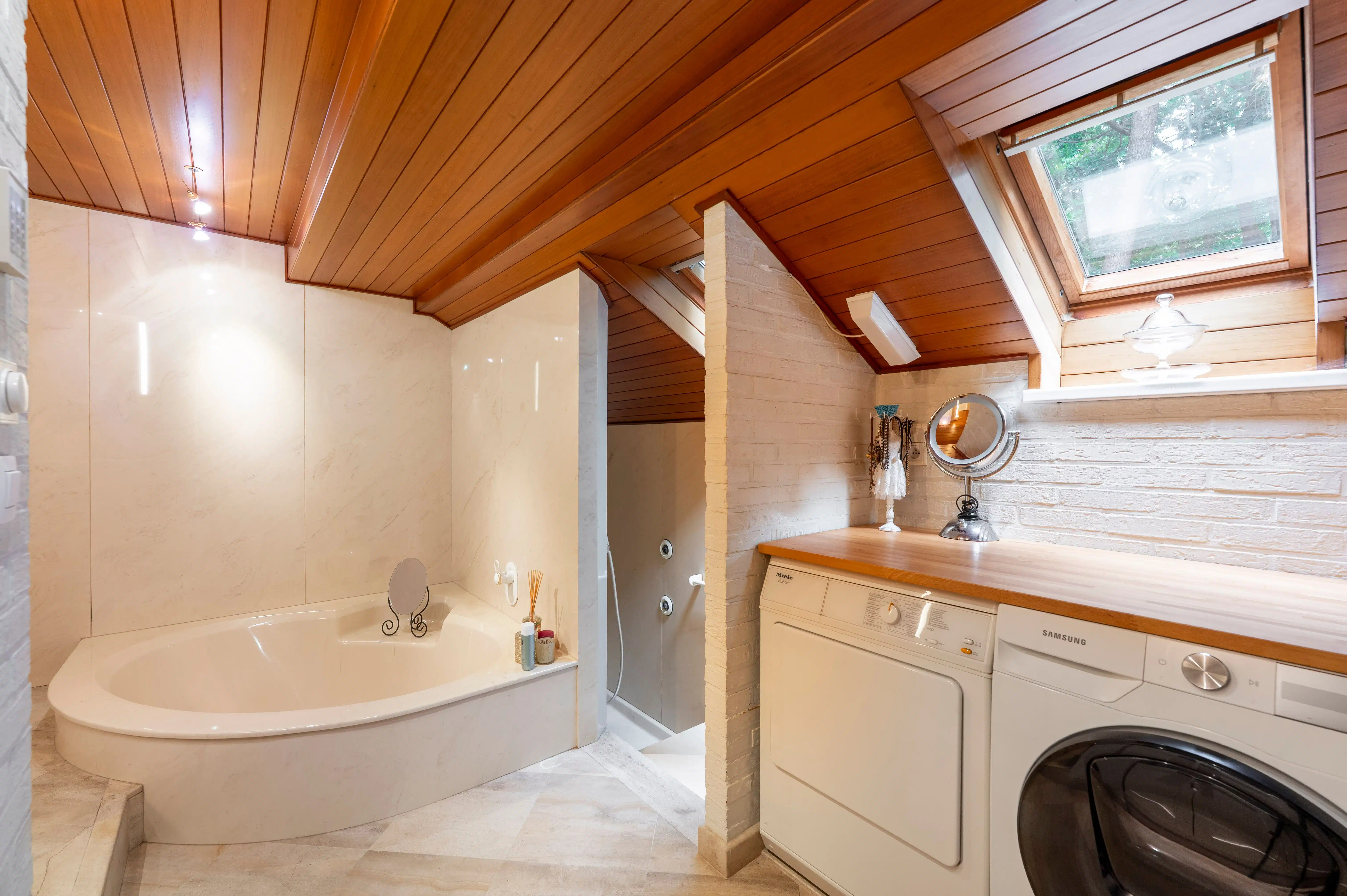 Architecturale sixtieswoning in volledige privacy en uniek natuurlandschap! foto 18