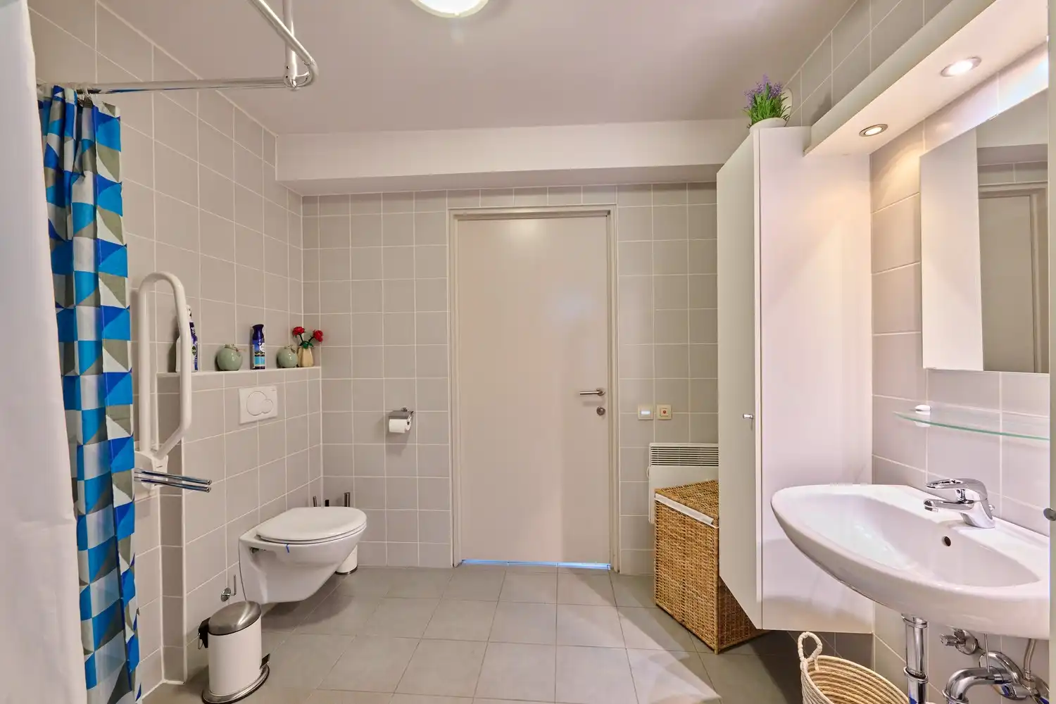 Senioren appartement gelegen op de eerste verdieping met zongericht terras en fijn uitzicht op het stadsplein foto 6