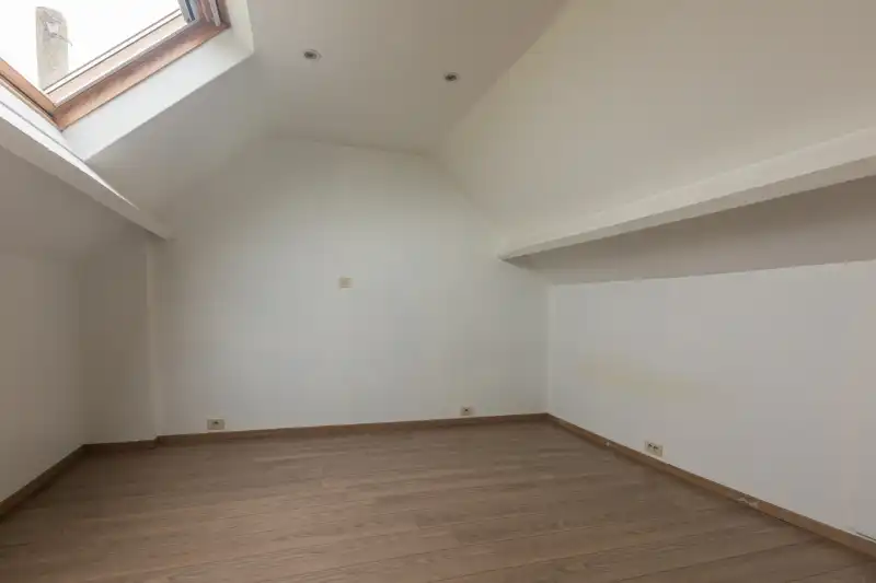 Instapklare woning met 4 slaapkamers, tuin en kleine garage met landelijk zicht  (energielabel B)! foto 12