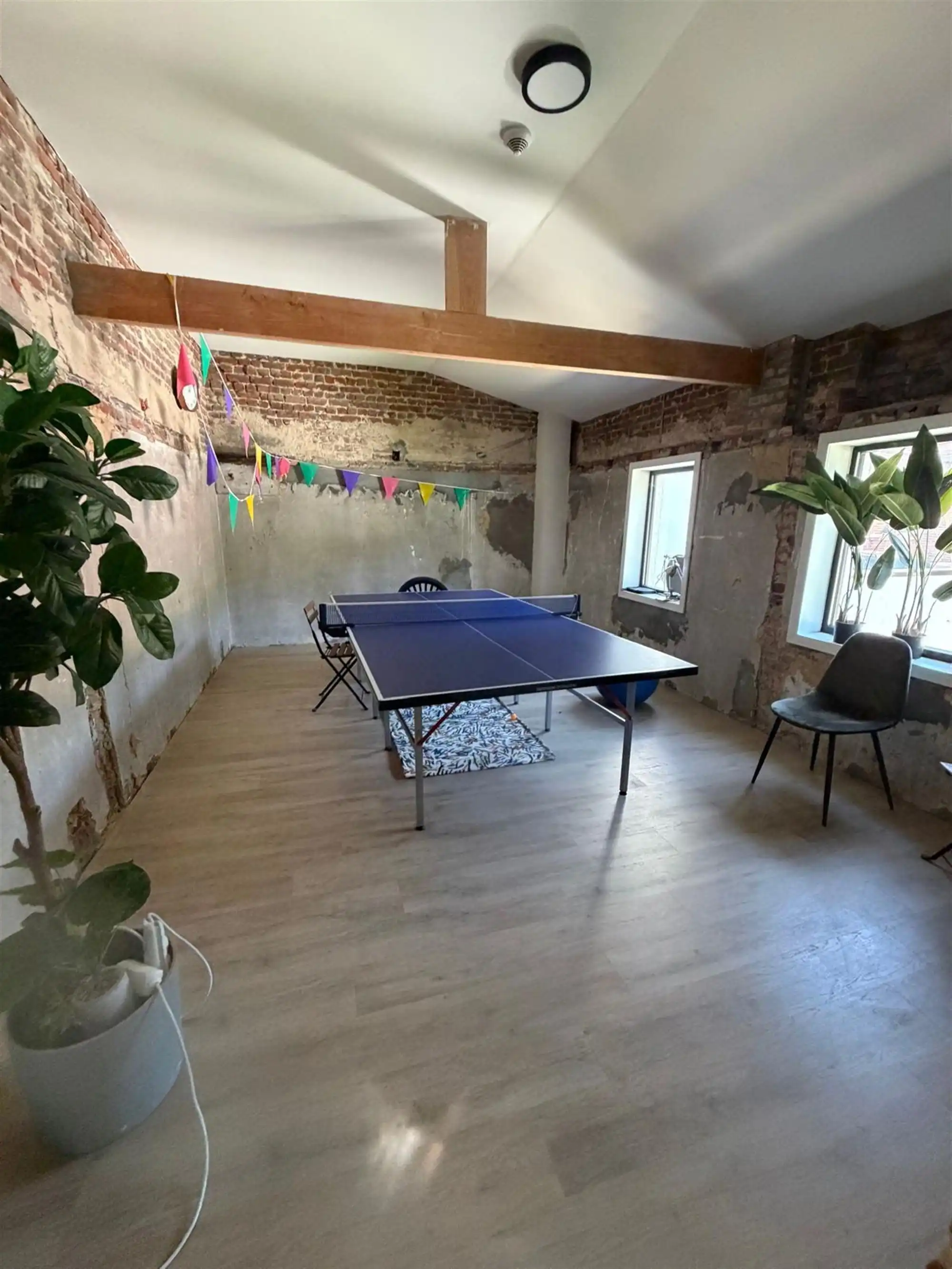 Studentenkamer privatief sanitair met groene tuin foto 6