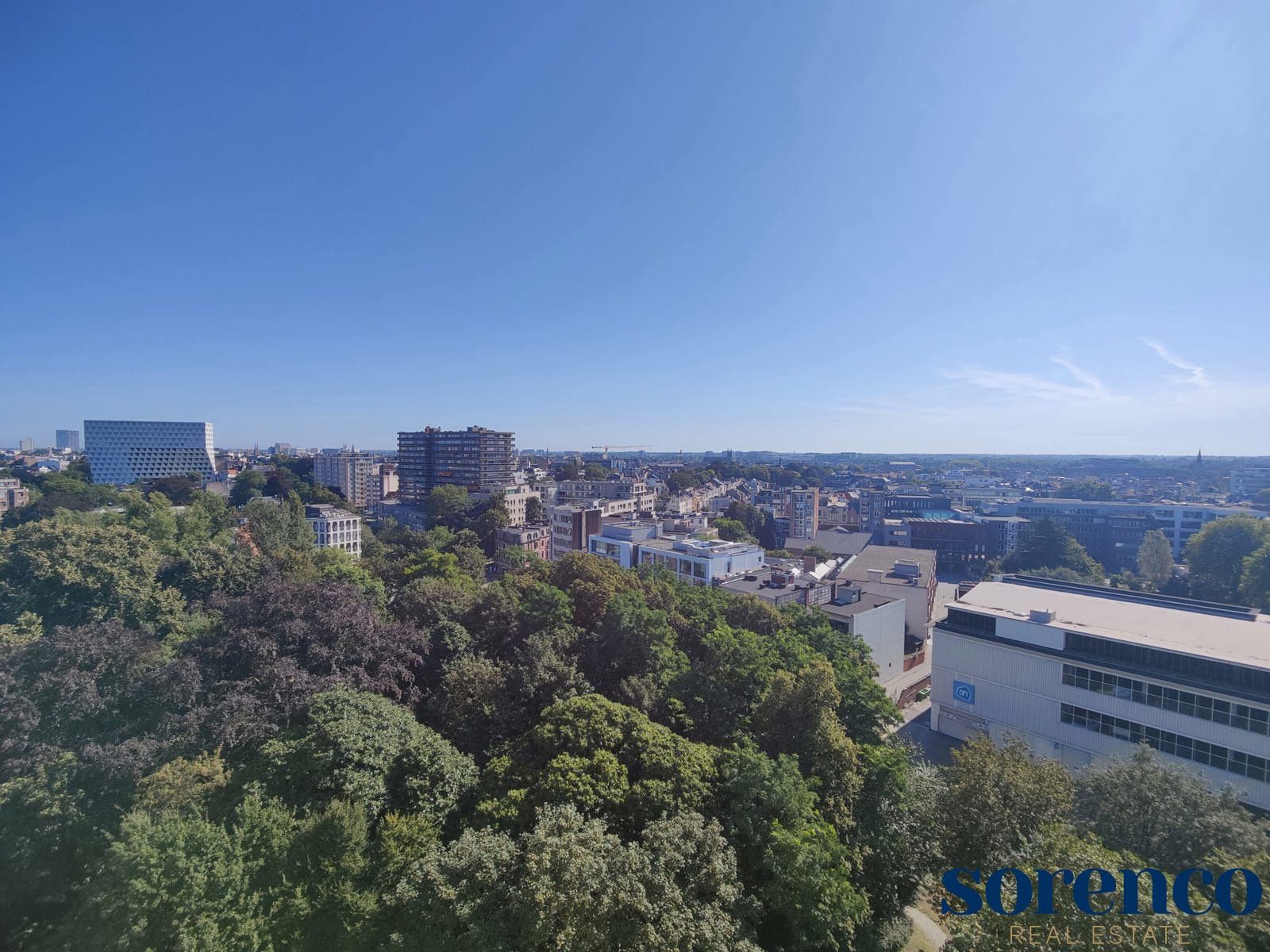 Zonnig 3 slpk hoek app. ca. 197m² met groot terras  foto 2