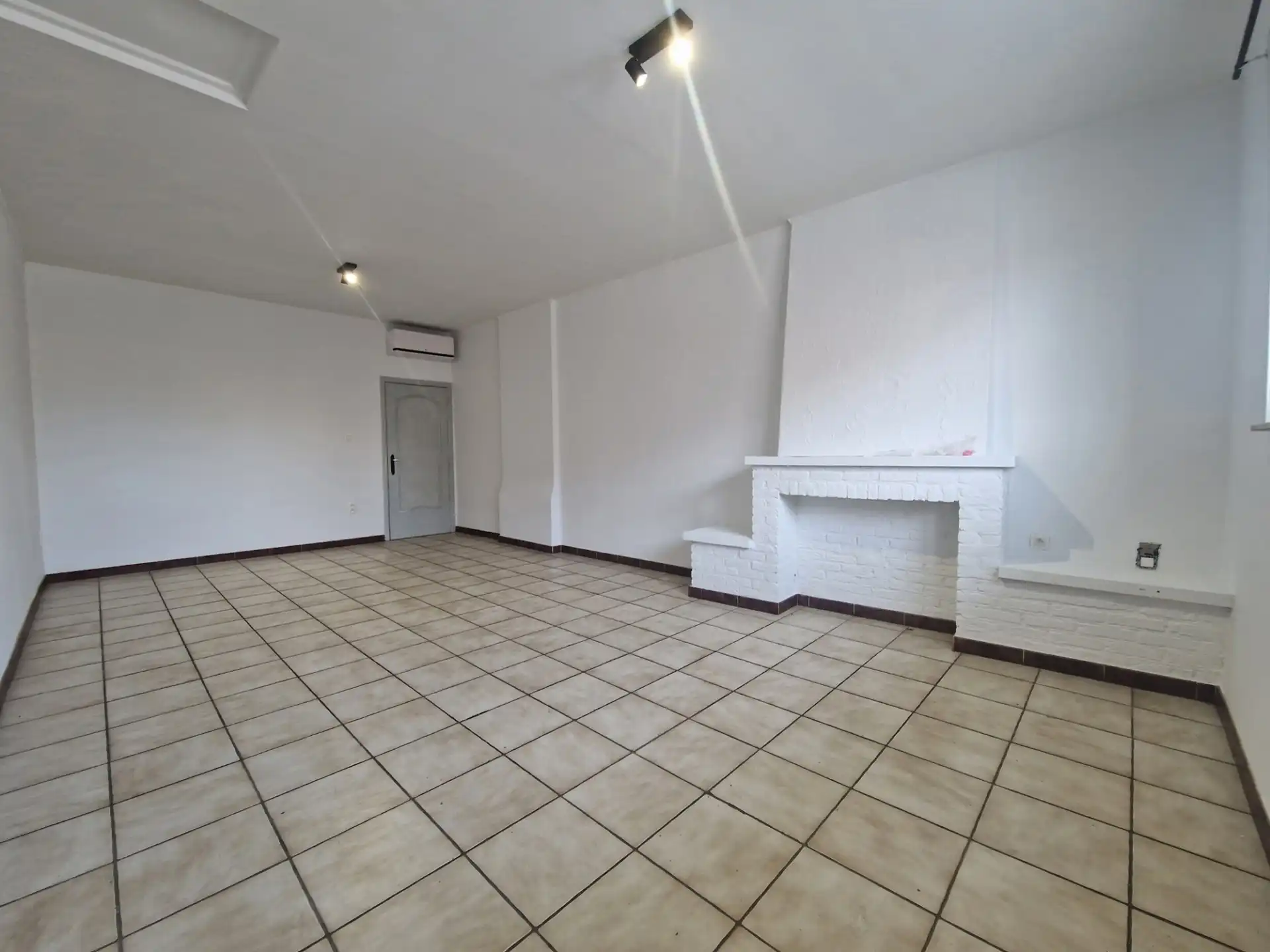 Appartement met 2 slaapkamers en garage op centrale locatie foto 2