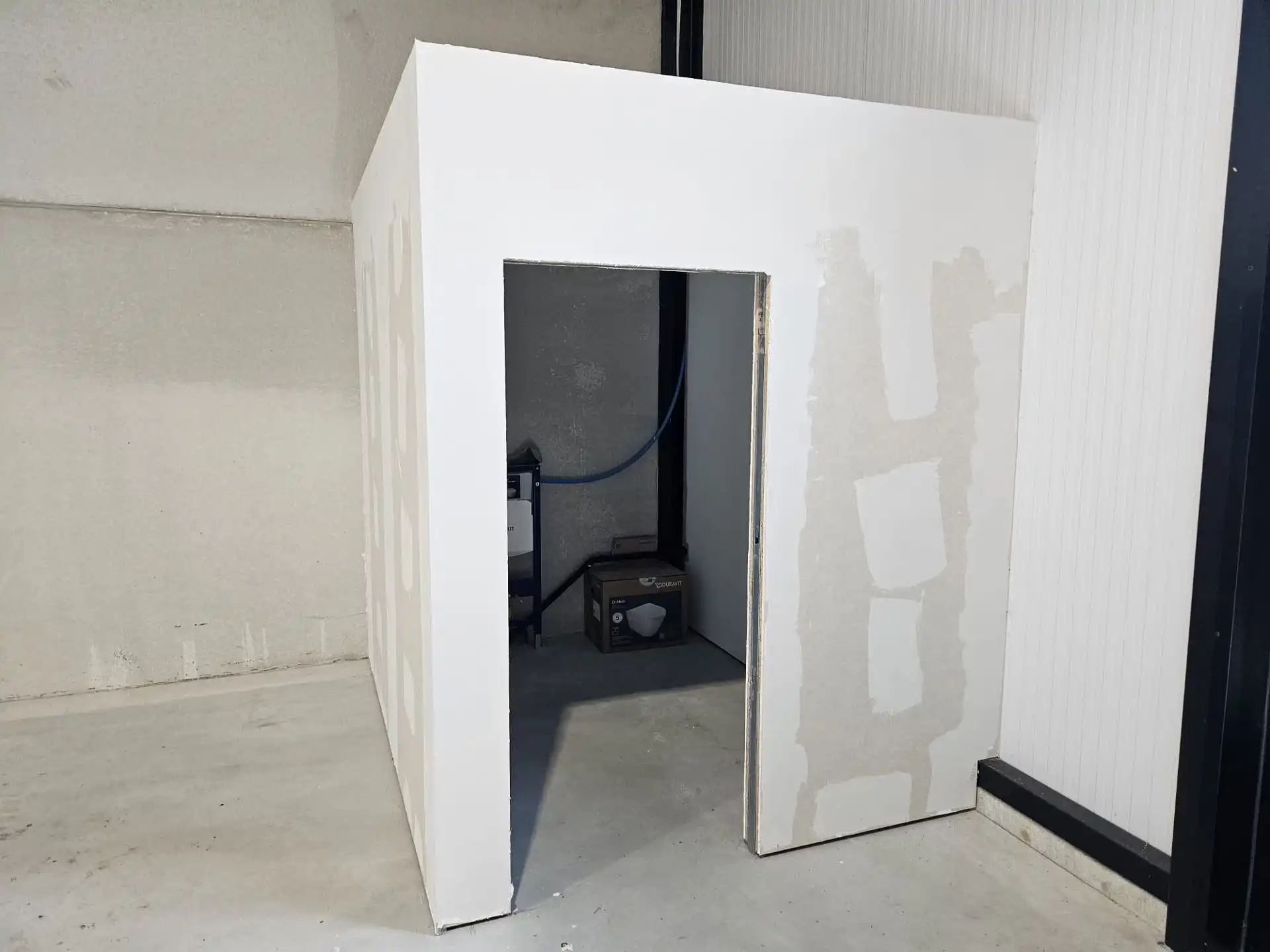 TE HUUR HASSELT KMO-unit 290m² foto 9