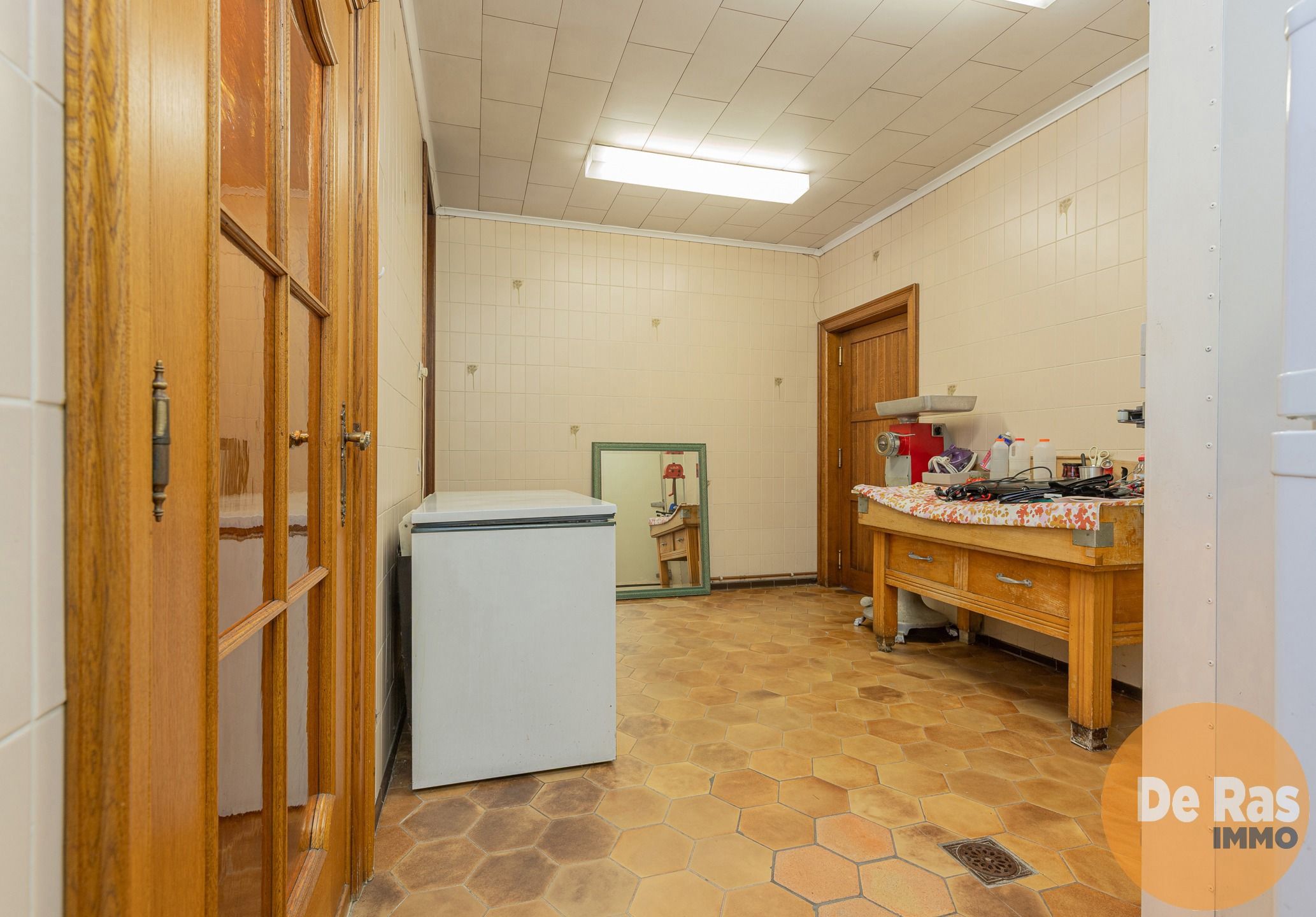 WETTEREN - Te renoveren woning in centrum met 3 slaapkamers foto 4